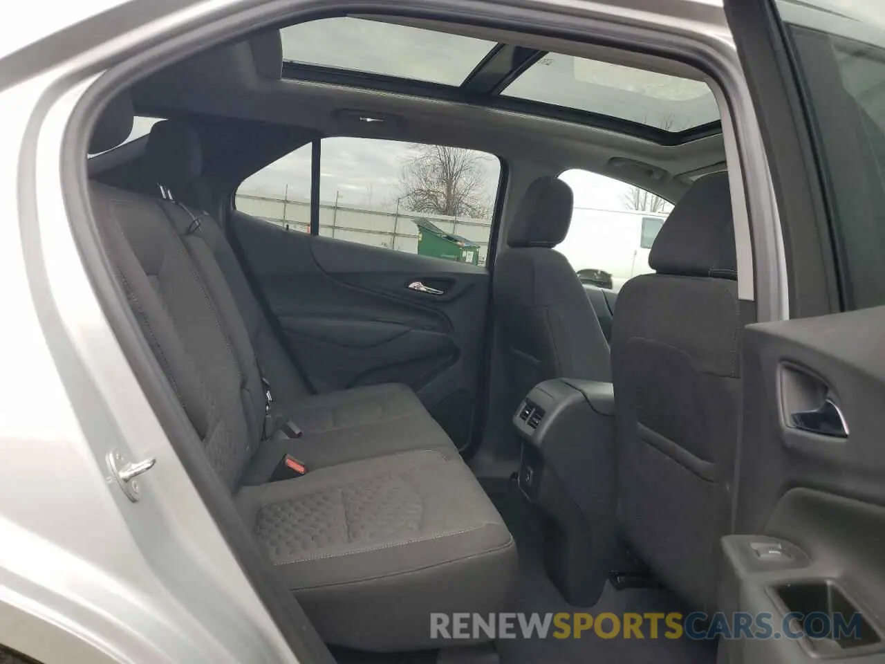 10 Photograph of a damaged car 3GNAXKEVXML395322 CHEVROLET EQUINOX 2021