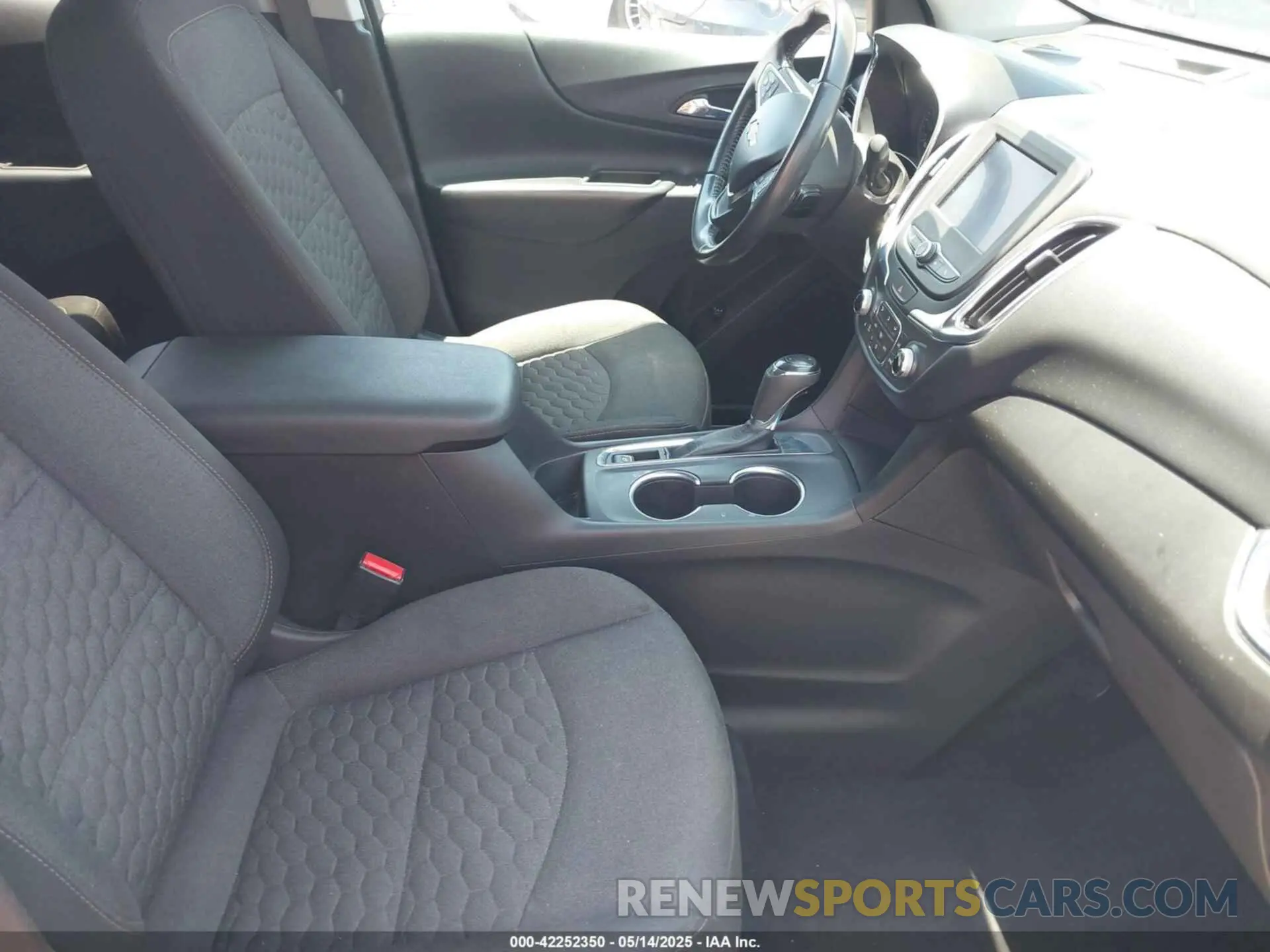 5 Photograph of a damaged car 3GNAXKEVXMS172106 CHEVROLET EQUINOX 2021