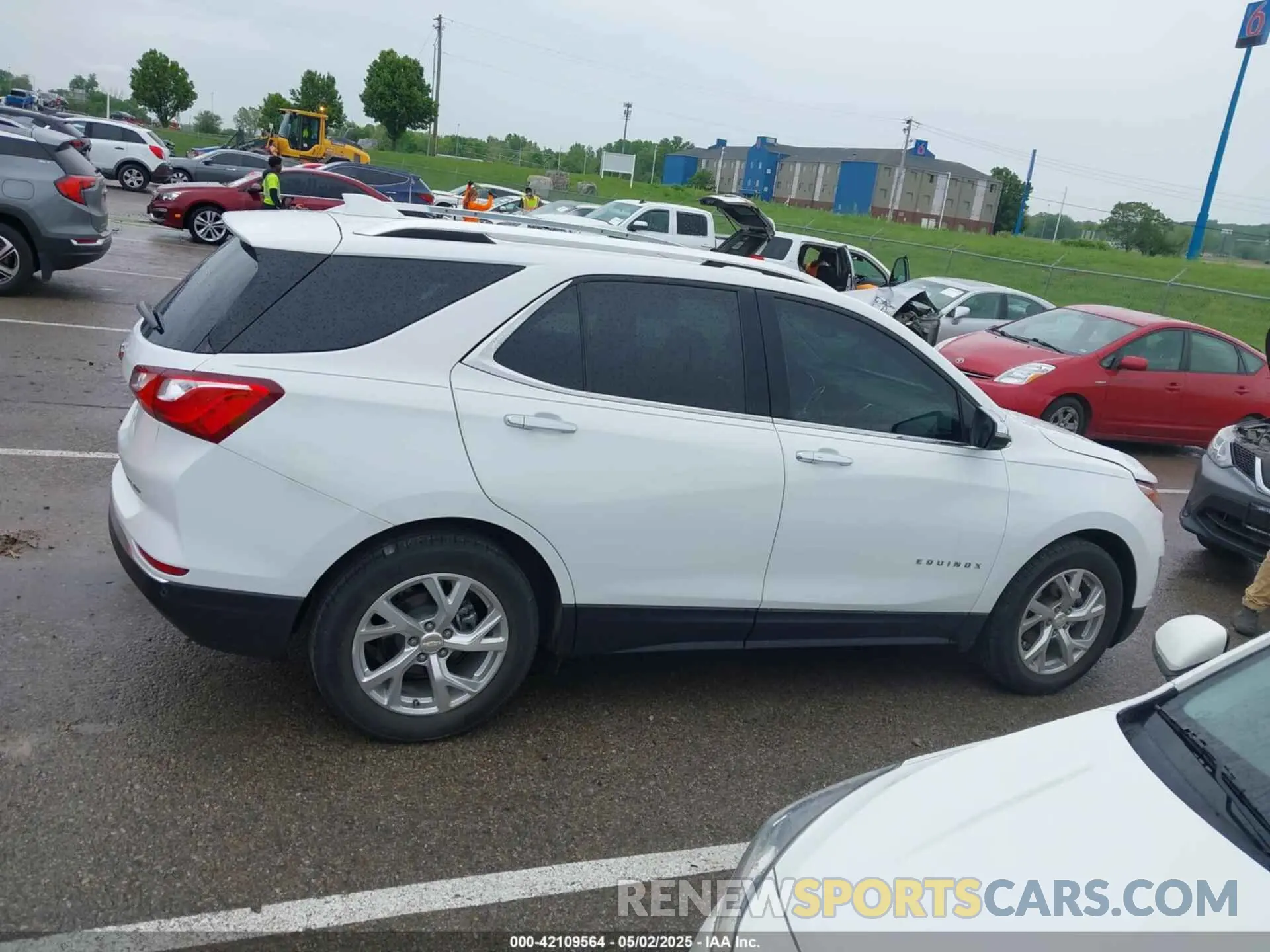 13 Фотография поврежденного автомобиля 3GNAXNEV5MS160043 CHEVROLET EQUINOX 2021