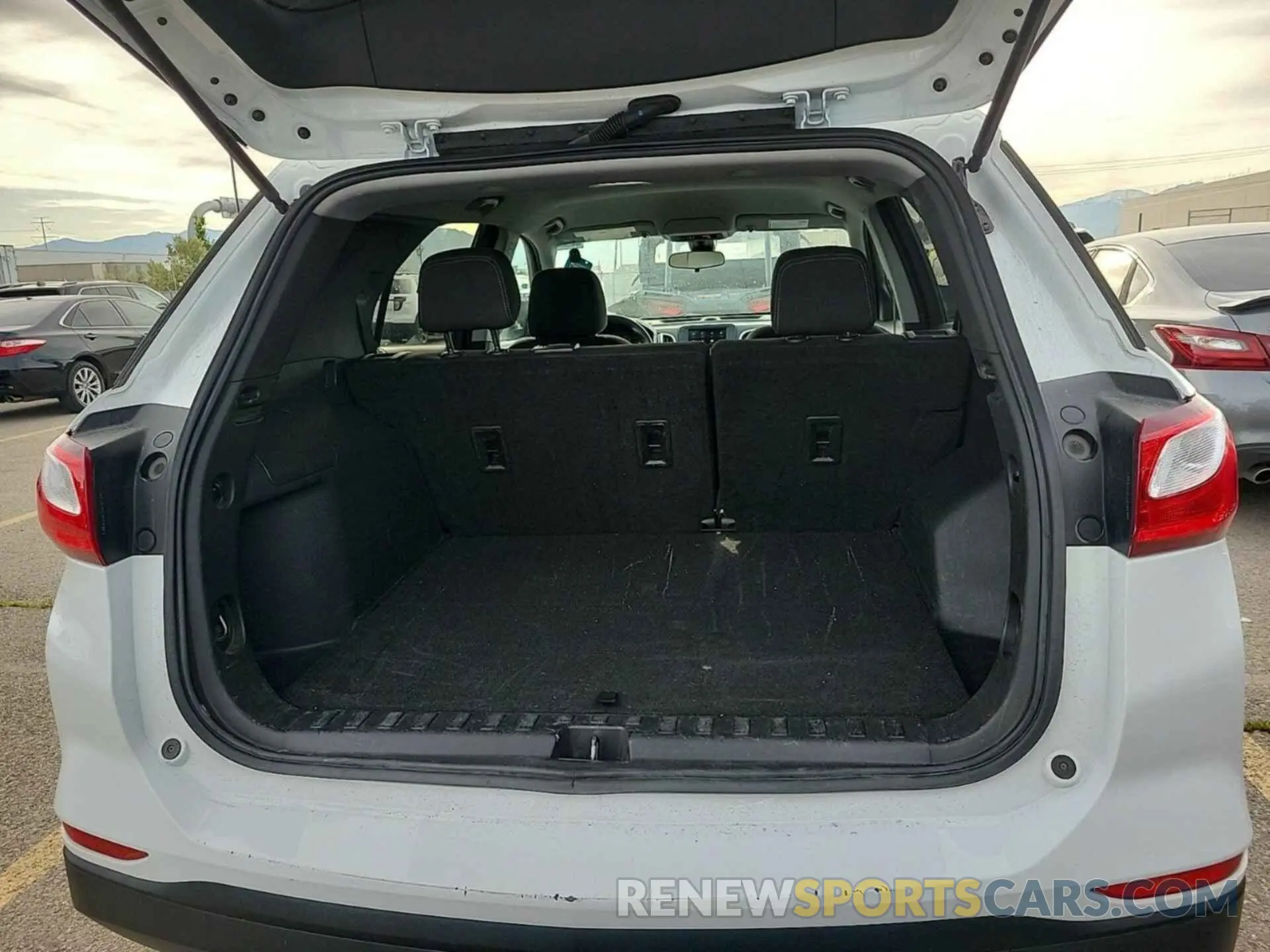 11 Photograph of a damaged car 3GNAXSEV5MS170327 CHEVROLET EQUINOX 2021