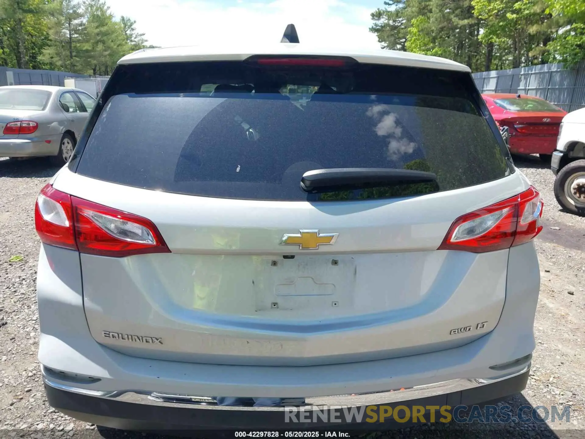 17 Photograph of a damaged car 3GNAXTEV1MS160948 CHEVROLET EQUINOX 2021