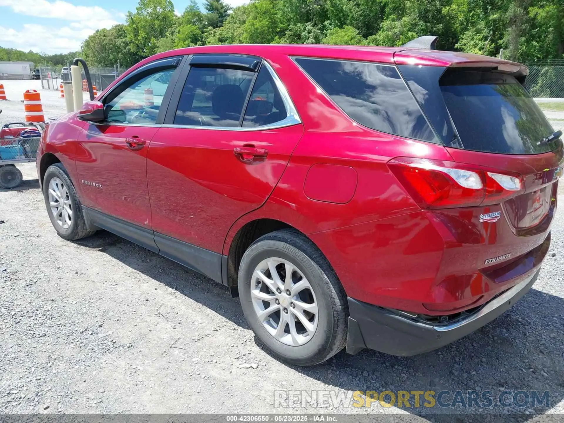 3 Фотография поврежденного автомобиля 3GNAXUEV0ML345556 CHEVROLET EQUINOX 2021