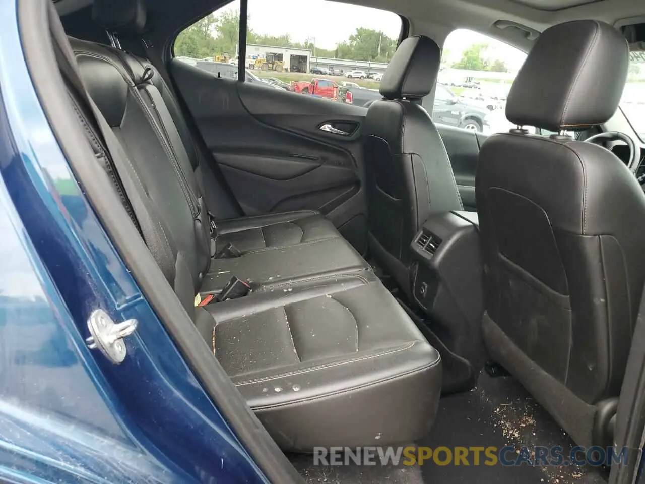 11 Photograph of a damaged car 3GNAXUEV0ML382381 CHEVROLET EQUINOX 2021