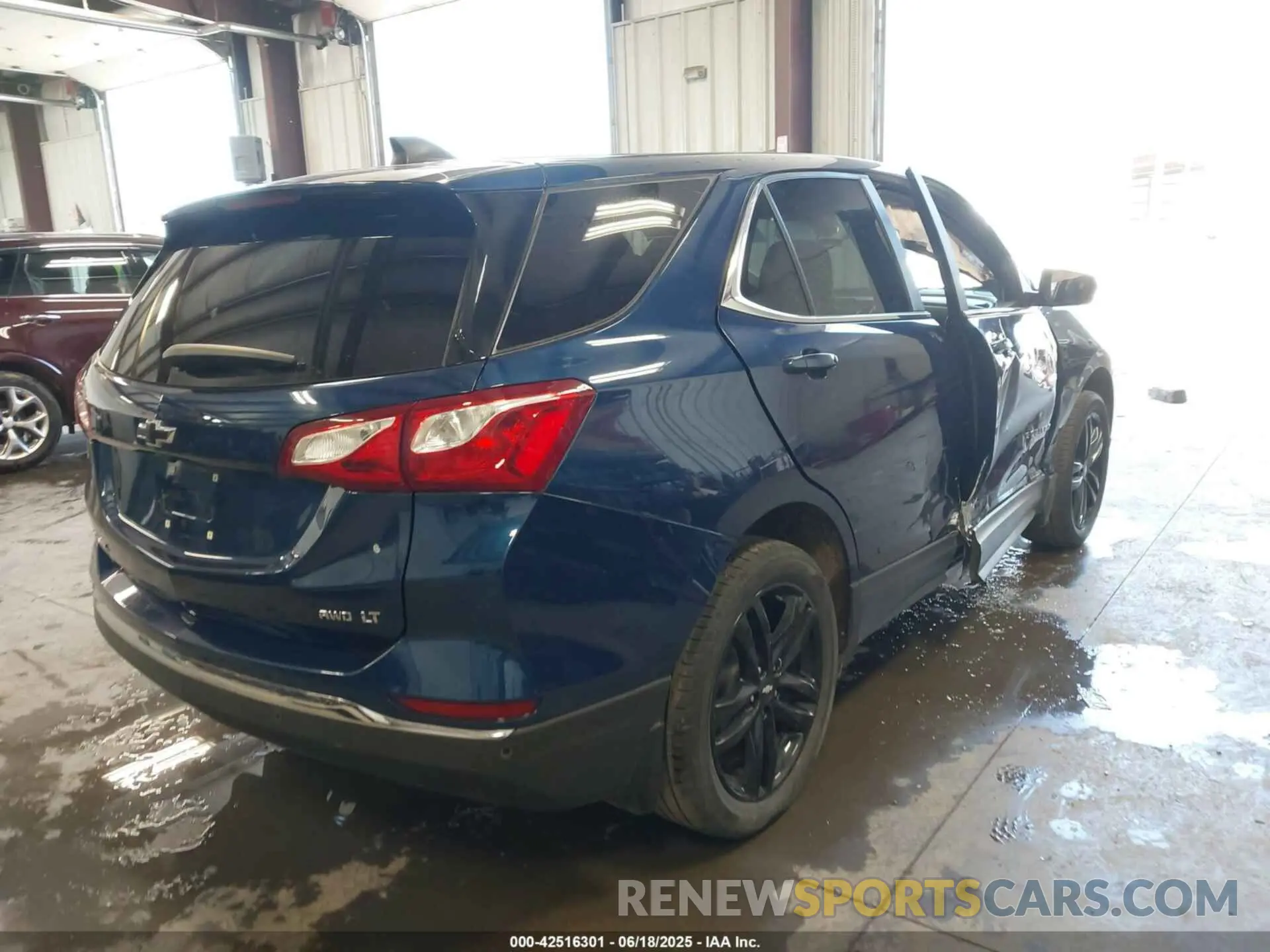 4 Photograph of a damaged car 3GNAXUEV0ML403245 CHEVROLET EQUINOX 2021