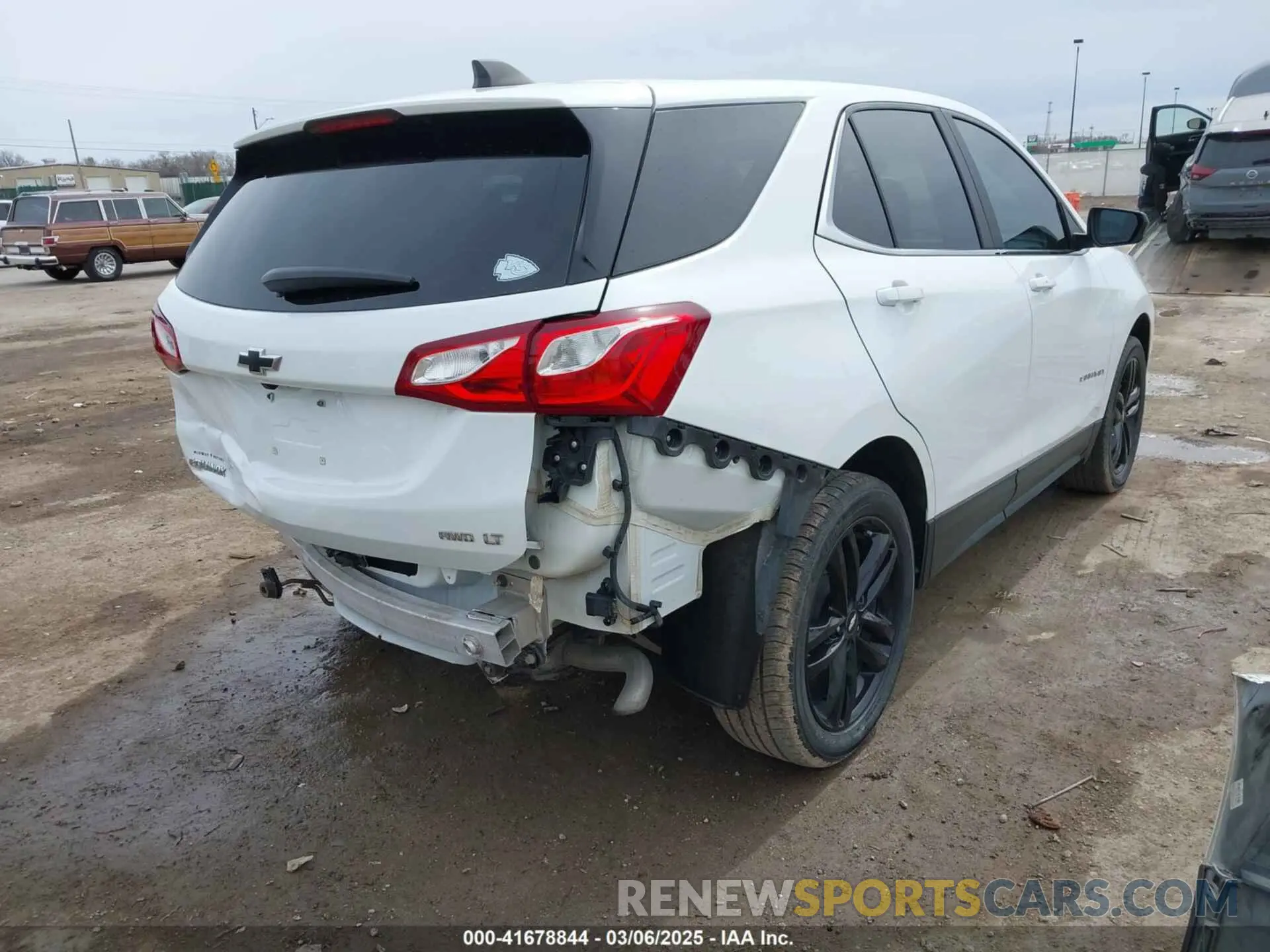 4 Photograph of a damaged car 3GNAXUEV0MS182932 CHEVROLET EQUINOX 2021