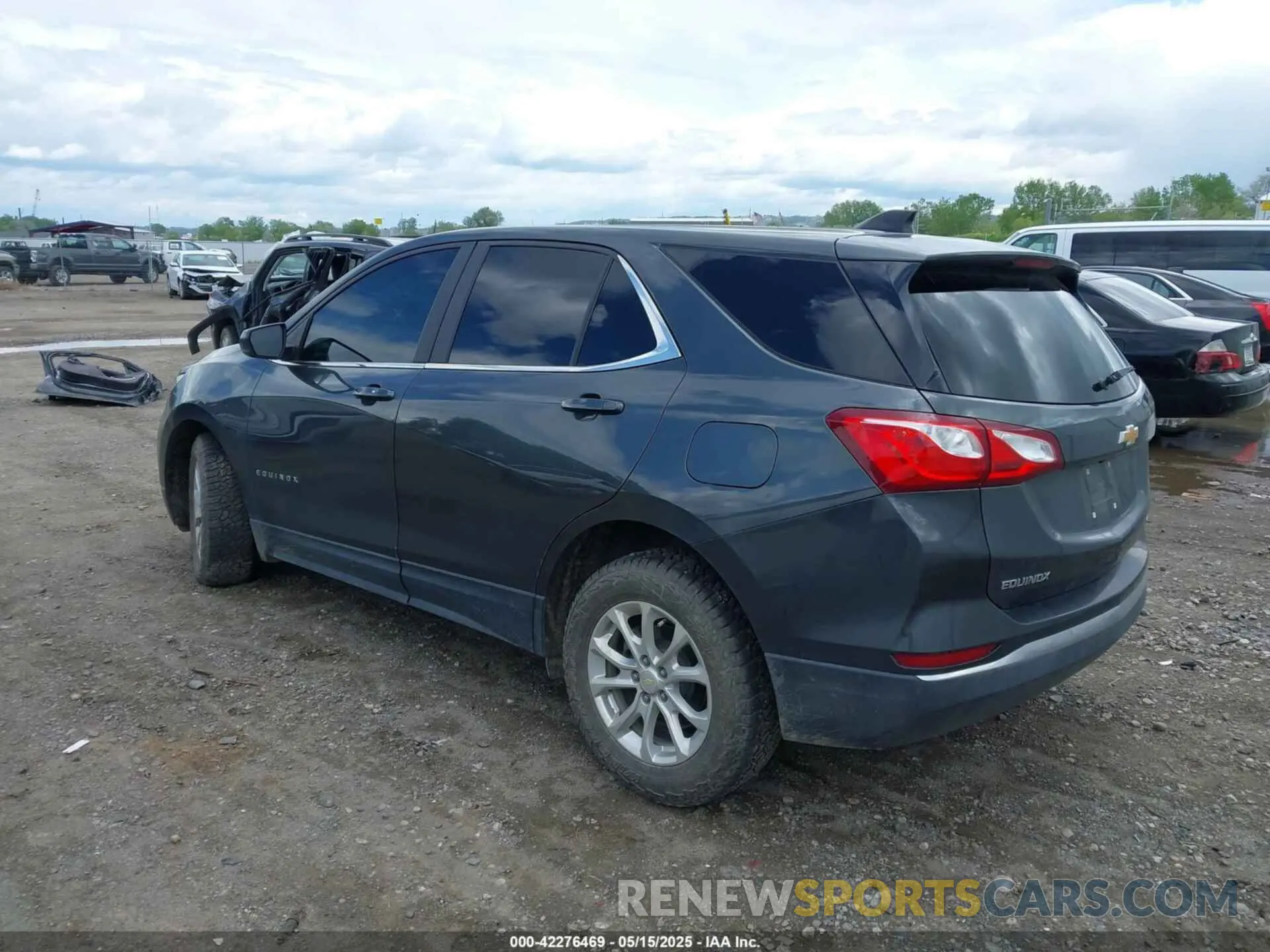 3 Фотография поврежденного автомобиля 3GNAXUEV2ML385900 CHEVROLET EQUINOX 2021