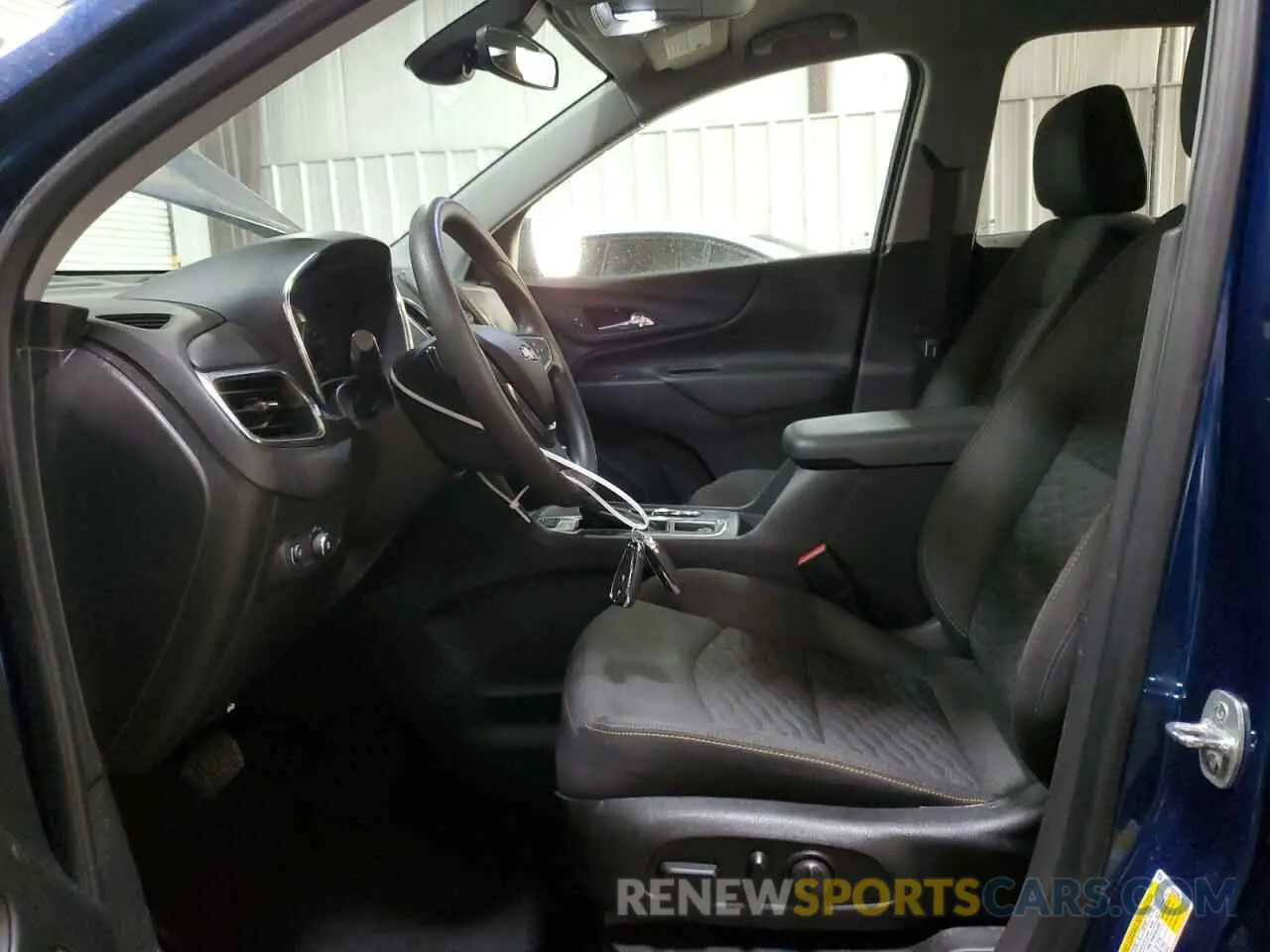 7 Фотография поврежденного автомобиля 3GNAXUEV3ML383136 CHEVROLET EQUINOX 2021