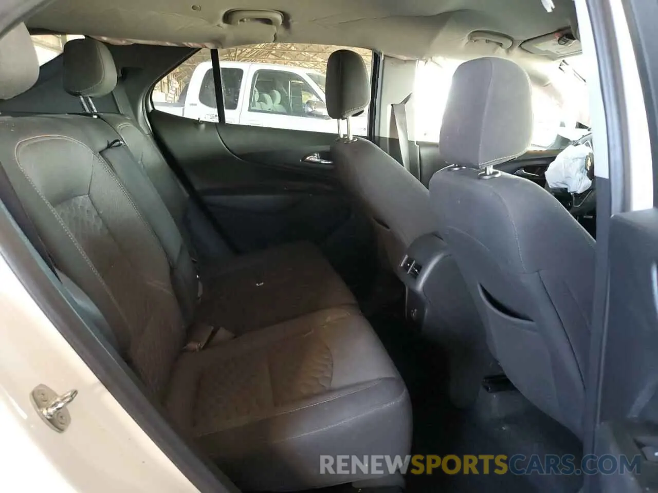 11 Photograph of a damaged car 3GNAXUEV3MS174727 CHEVROLET EQUINOX 2021