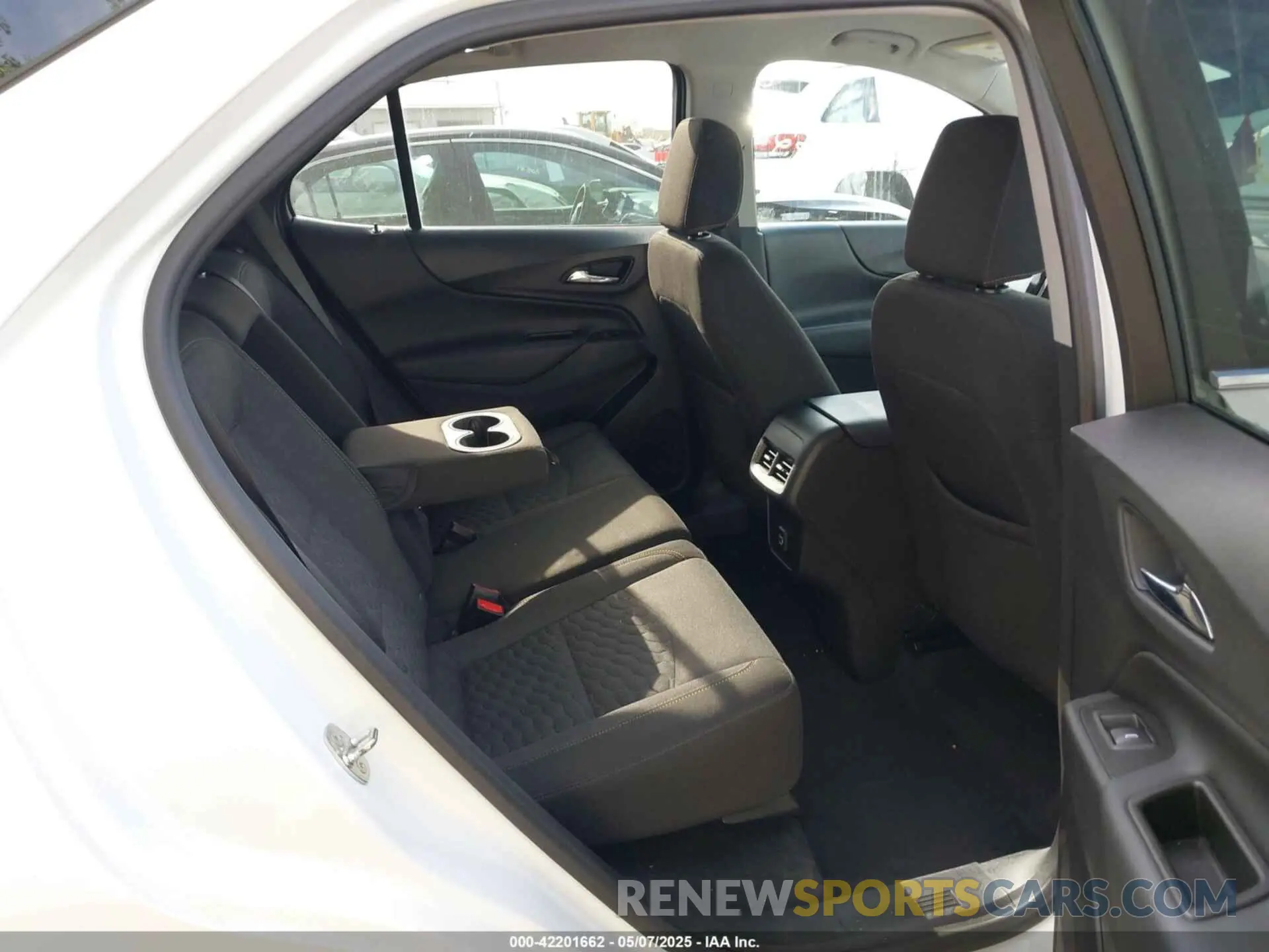 8 Photograph of a damaged car 3GNAXUEV3MS179202 CHEVROLET EQUINOX 2021