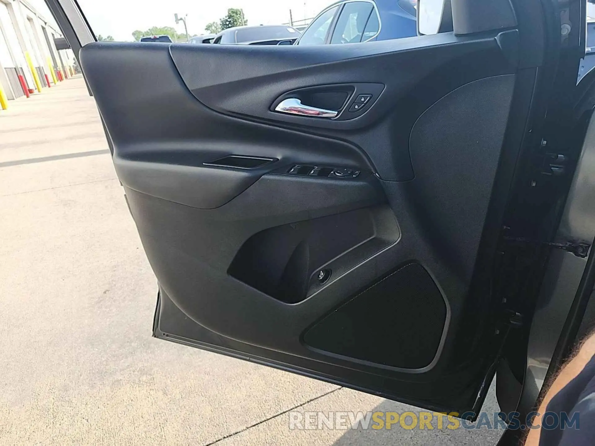 6 Photograph of a damaged car 3GNAXUEV4ML349786 CHEVROLET EQUINOX 2021