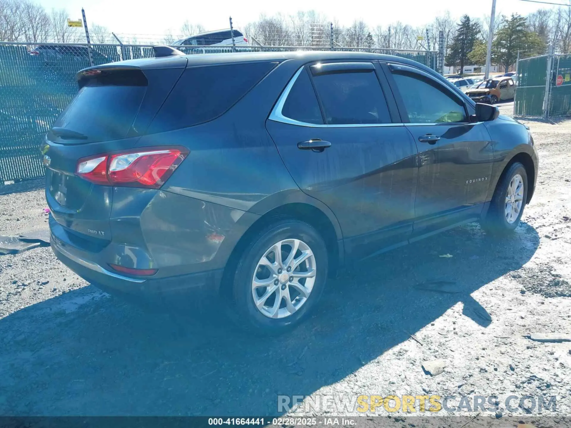 4 Photograph of a damaged car 3GNAXUEV4ML378804 CHEVROLET EQUINOX 2021