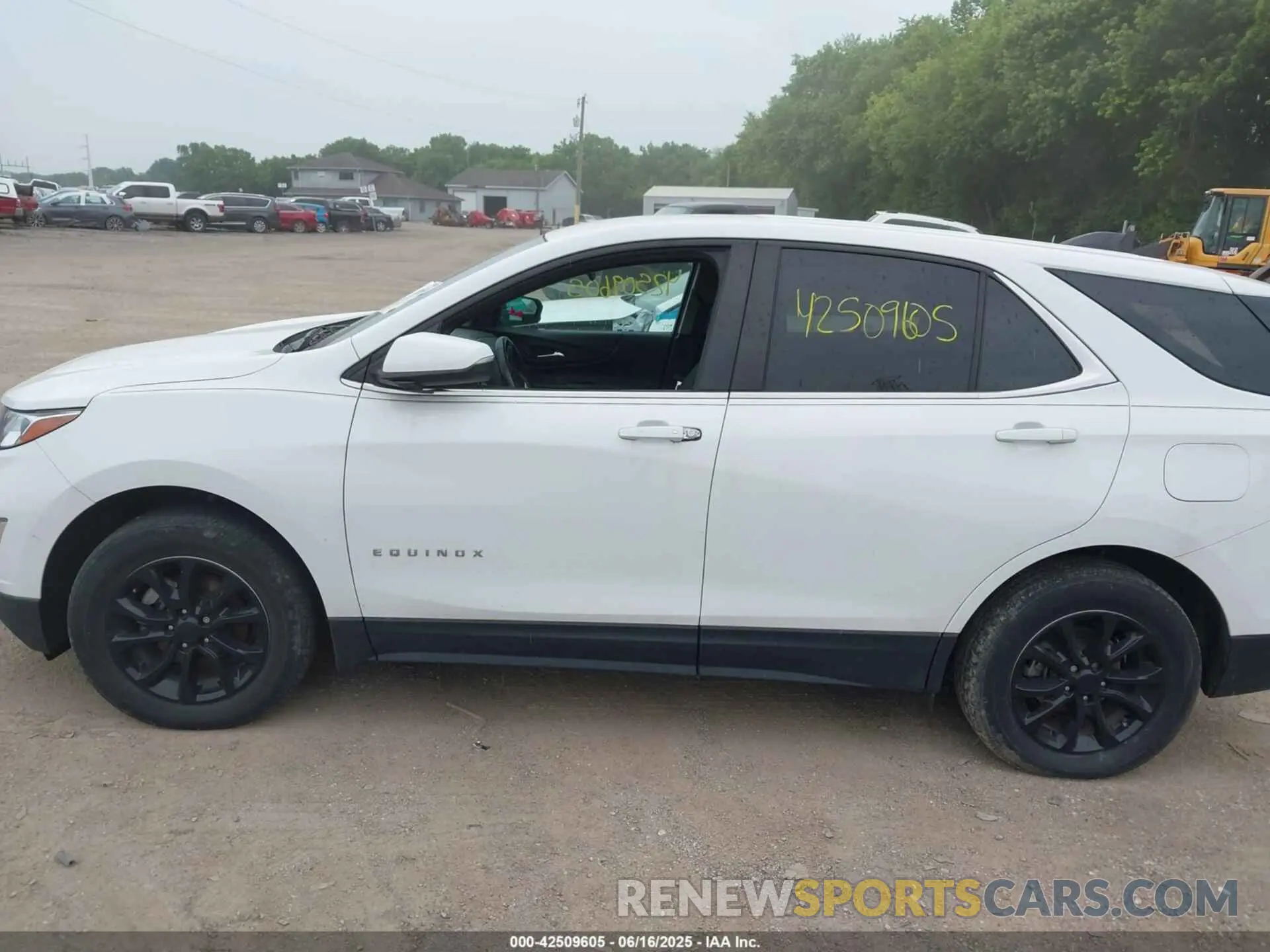 14 Photograph of a damaged car 3GNAXUEV4MS107621 CHEVROLET EQUINOX 2021