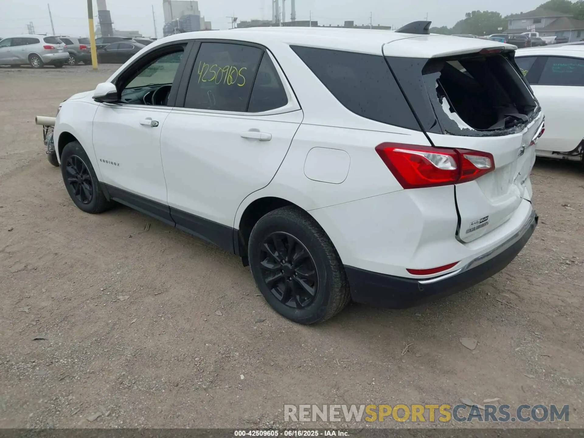 3 Photograph of a damaged car 3GNAXUEV4MS107621 CHEVROLET EQUINOX 2021