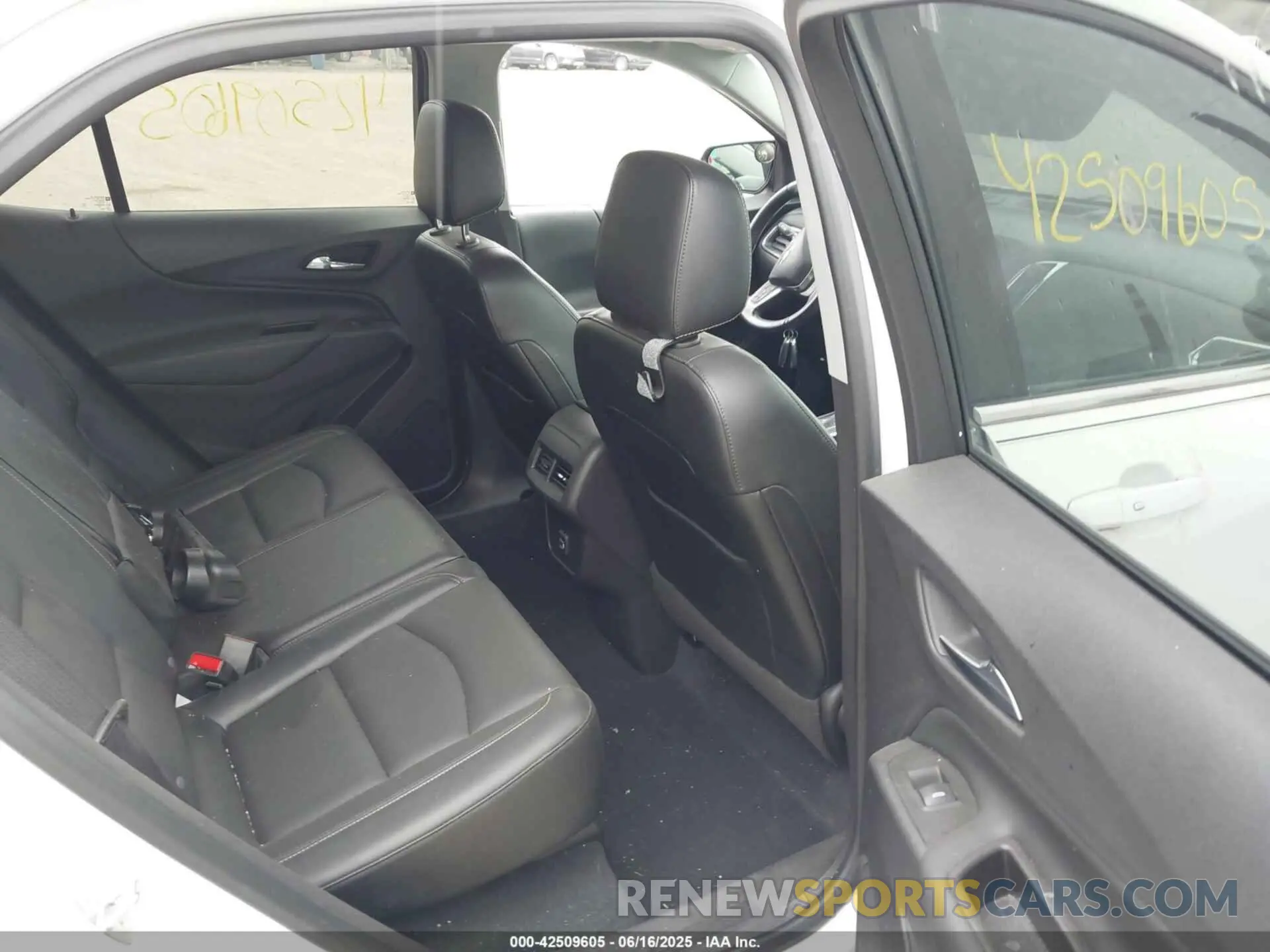 8 Photograph of a damaged car 3GNAXUEV4MS107621 CHEVROLET EQUINOX 2021