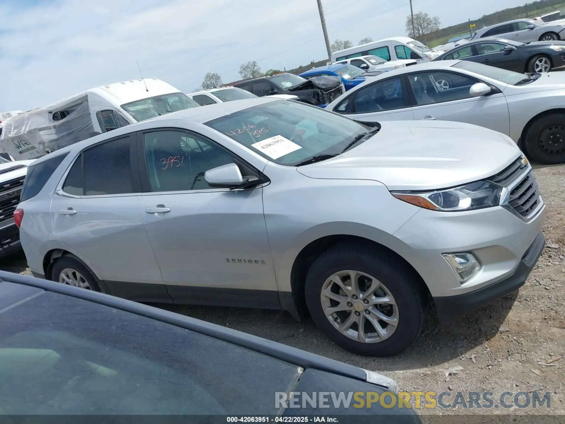 13 Фотография поврежденного автомобиля 3GNAXUEV4MS110373 CHEVROLET EQUINOX 2021
