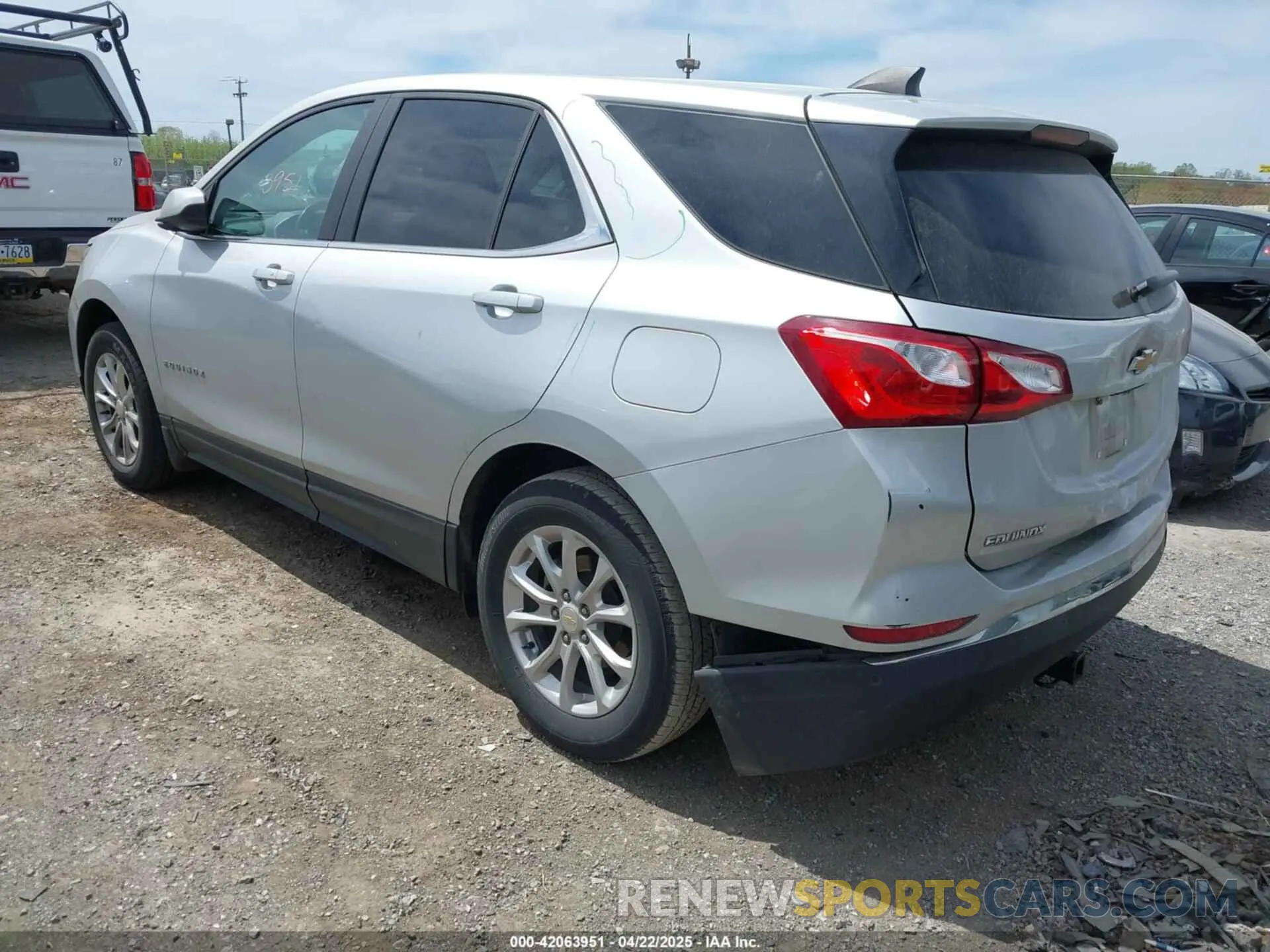 3 Фотография поврежденного автомобиля 3GNAXUEV4MS110373 CHEVROLET EQUINOX 2021