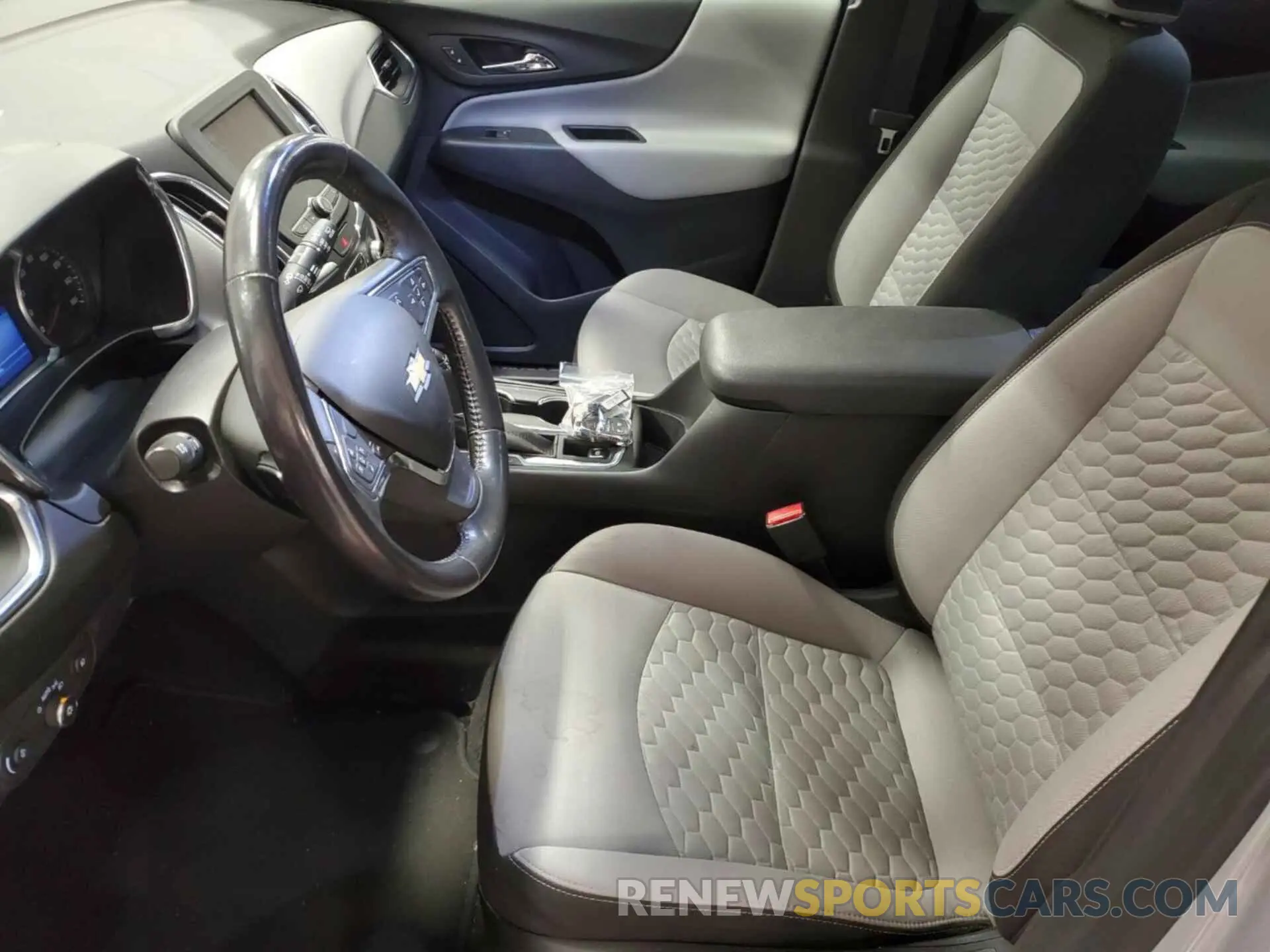 11 Photograph of a damaged car 3GNAXUEV4MS165650 CHEVROLET EQUINOX 2021