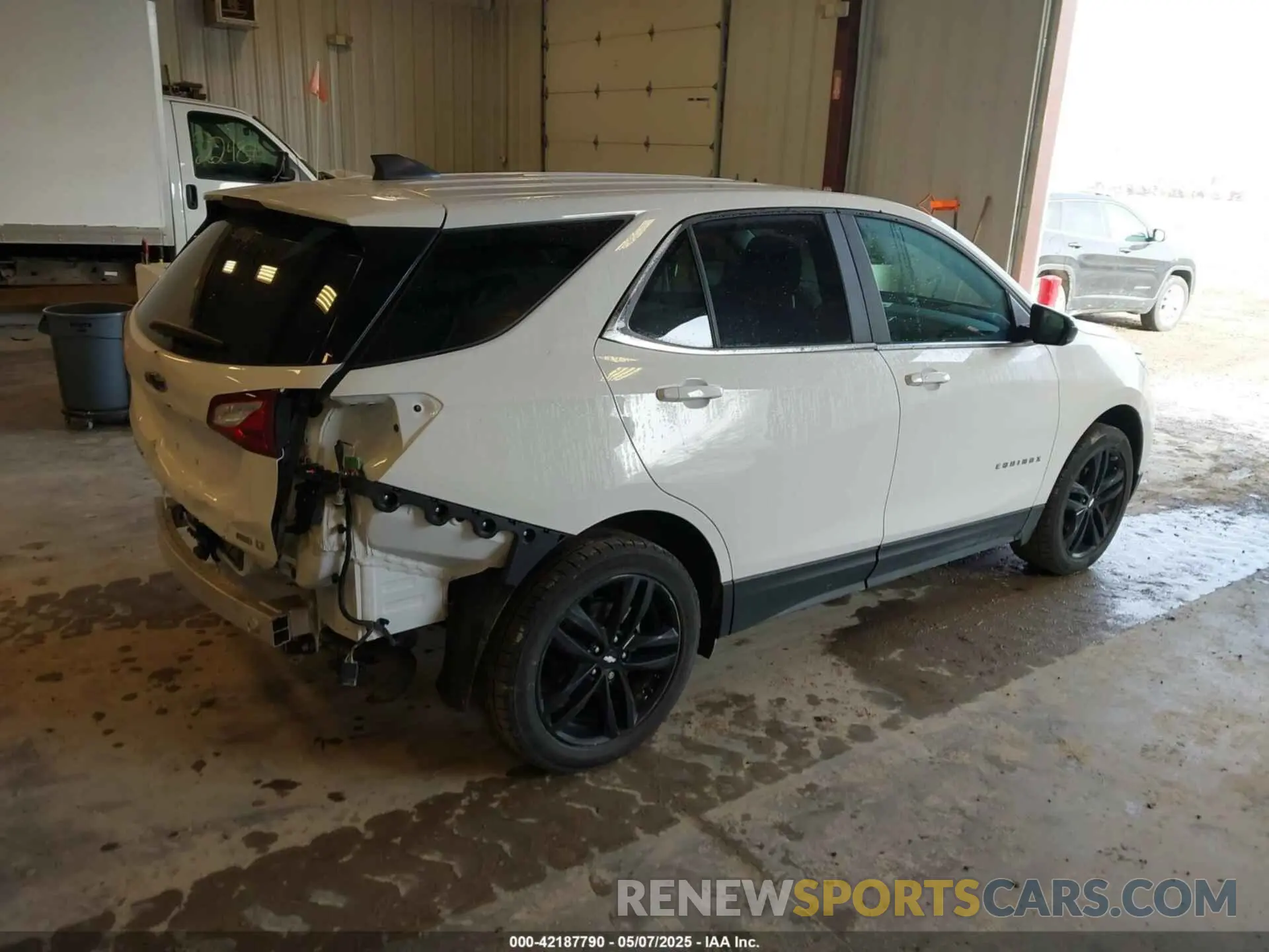 4 Фотография поврежденного автомобиля 3GNAXUEV5ML332172 CHEVROLET EQUINOX 2021