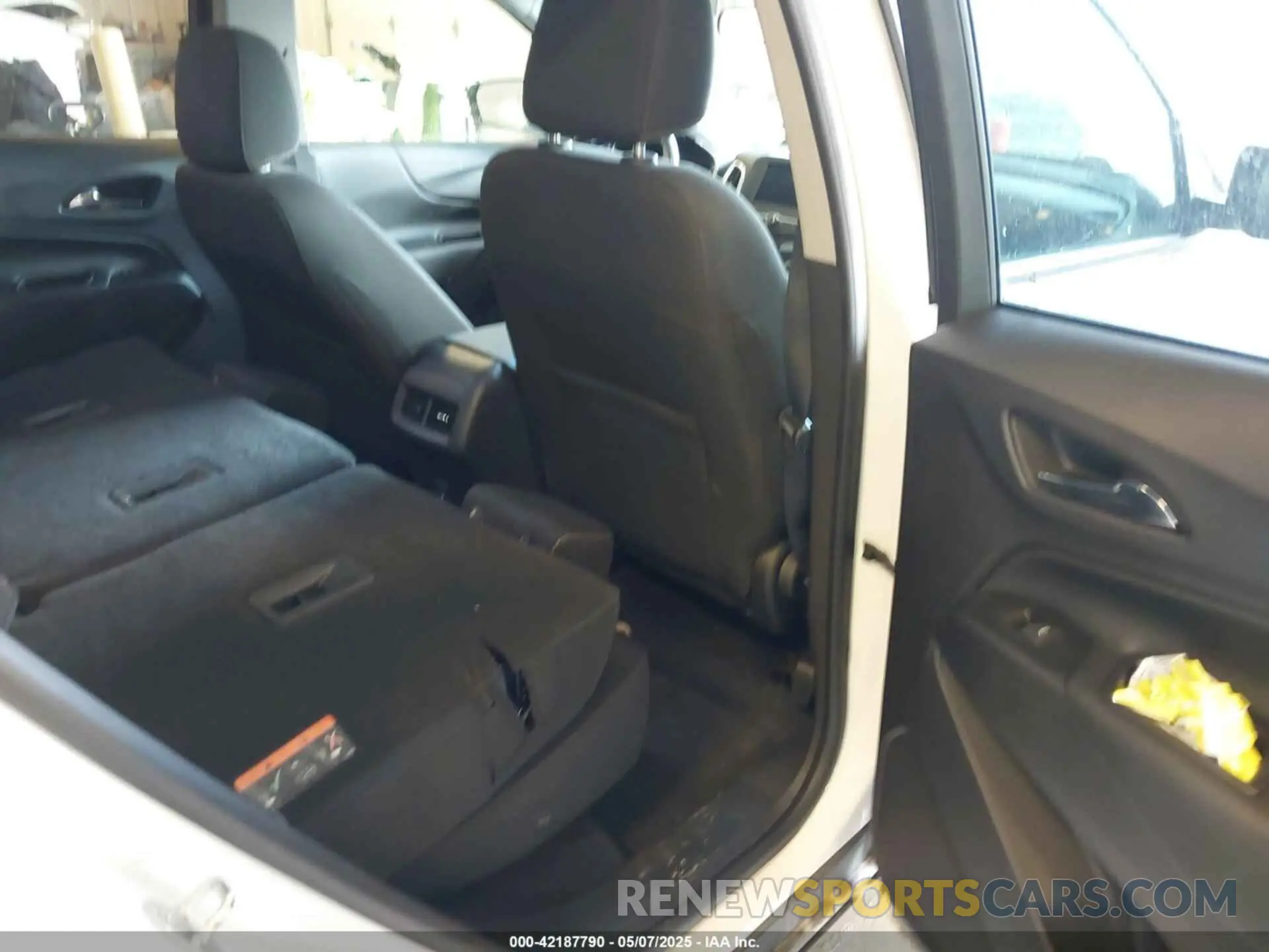 8 Фотография поврежденного автомобиля 3GNAXUEV5ML332172 CHEVROLET EQUINOX 2021