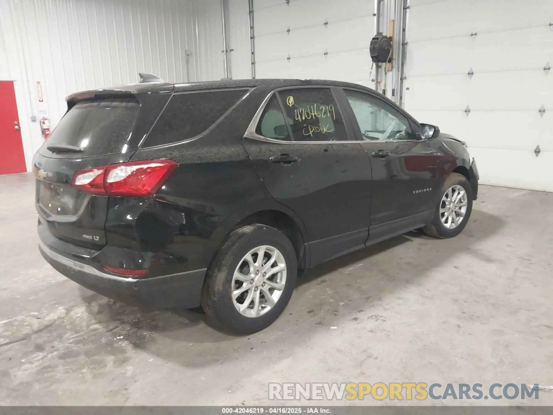 4 Photograph of a damaged car 3GNAXUEV7ML399047 CHEVROLET EQUINOX 2021