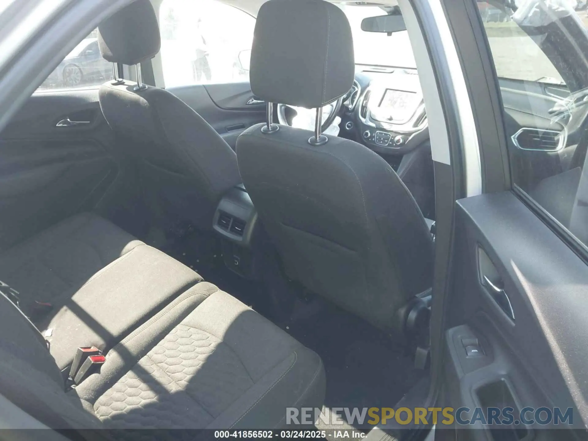 8 Фотография поврежденного автомобиля 3GNAXUEV9MS180984 CHEVROLET EQUINOX 2021