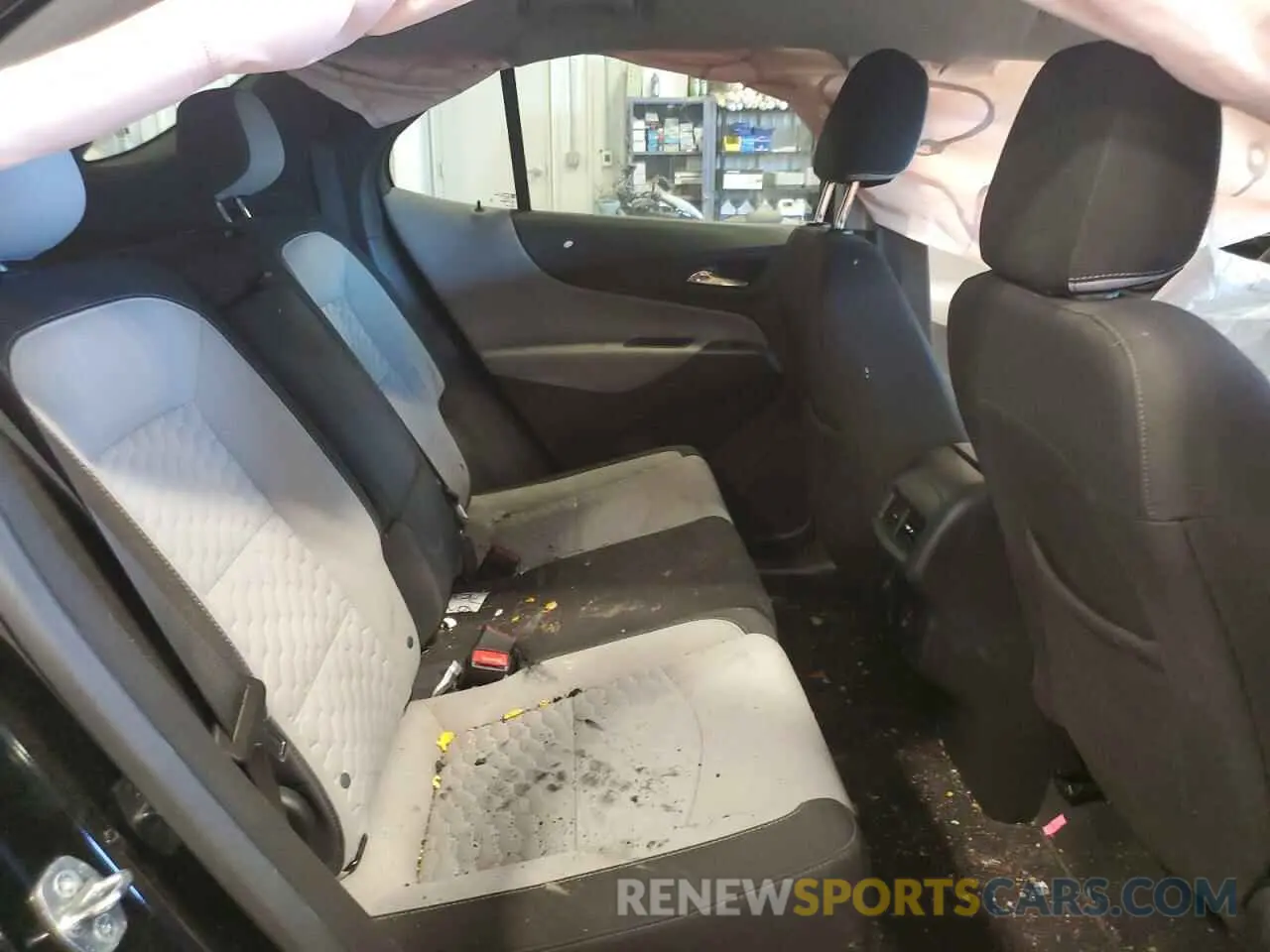 11 Photograph of a damaged car 3GNAXUEVXML328070 CHEVROLET EQUINOX 2021