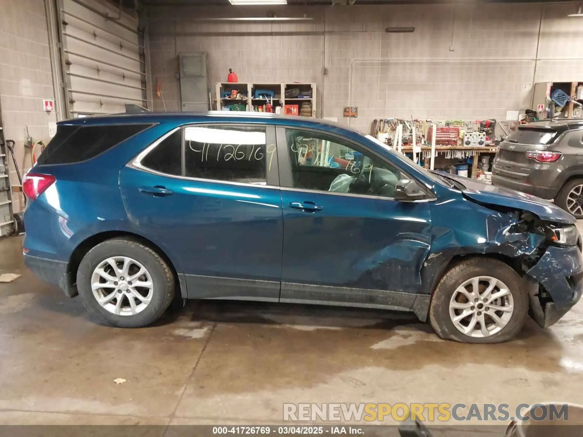 13 Photograph of a damaged car 3GNAXUEVXML362462 CHEVROLET EQUINOX 2021