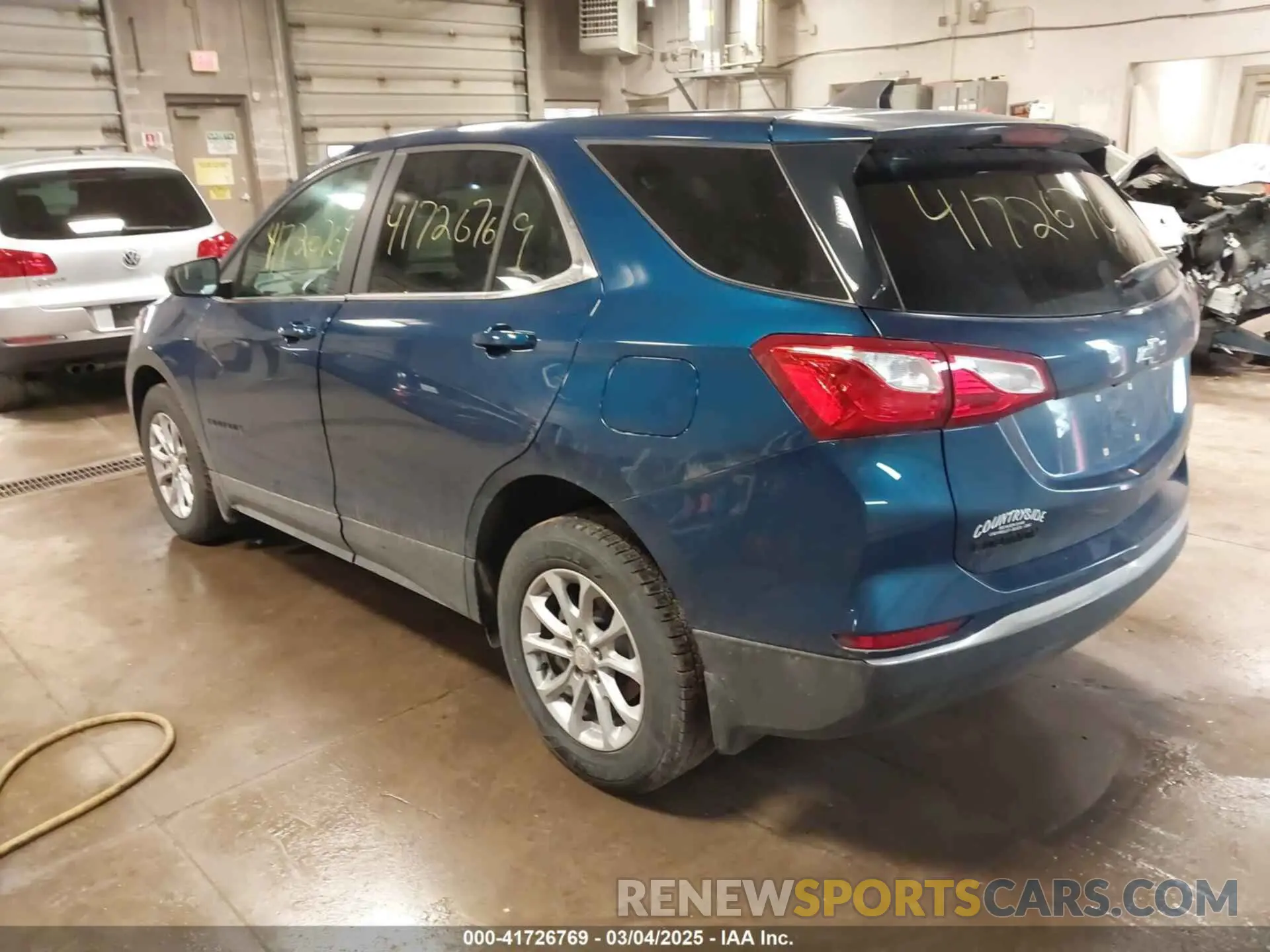 3 Photograph of a damaged car 3GNAXUEVXML362462 CHEVROLET EQUINOX 2021