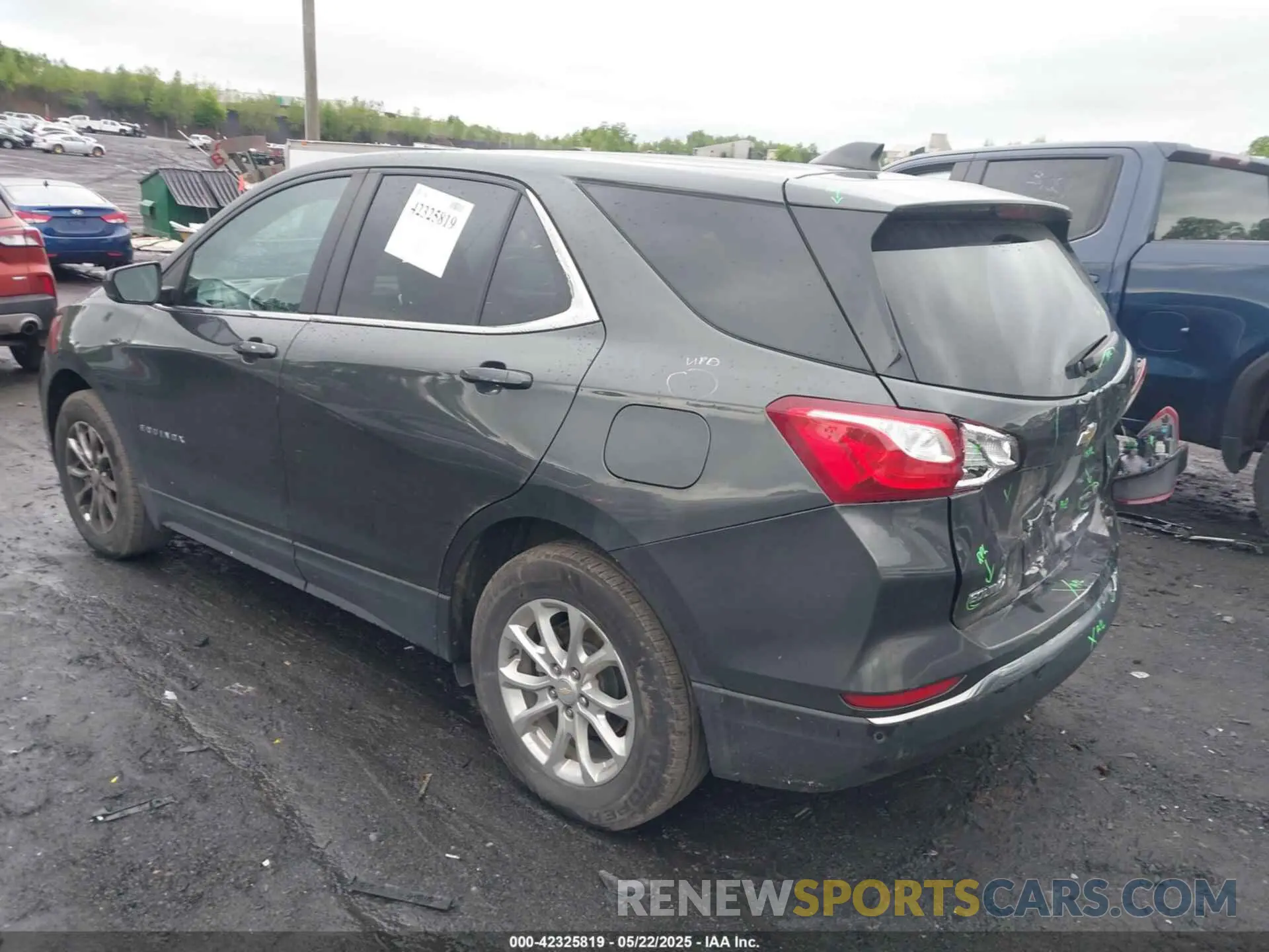 3 Photograph of a damaged car 3GNAXUEVXML378399 CHEVROLET EQUINOX 2021