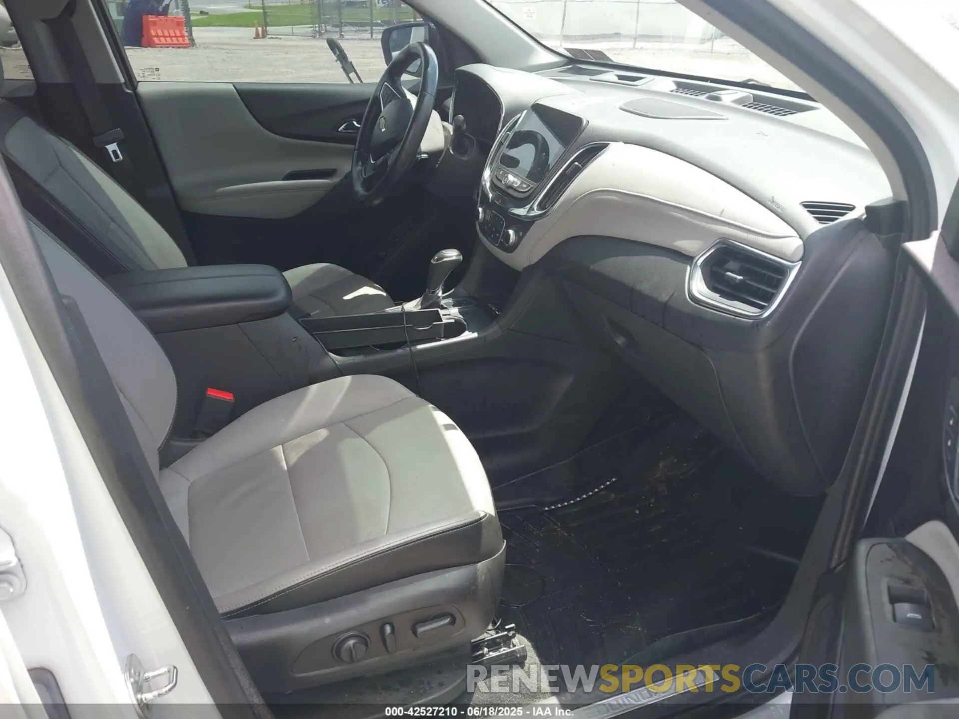5 Photograph of a damaged car 3GNAXXEV2MS172873 CHEVROLET EQUINOX 2021
