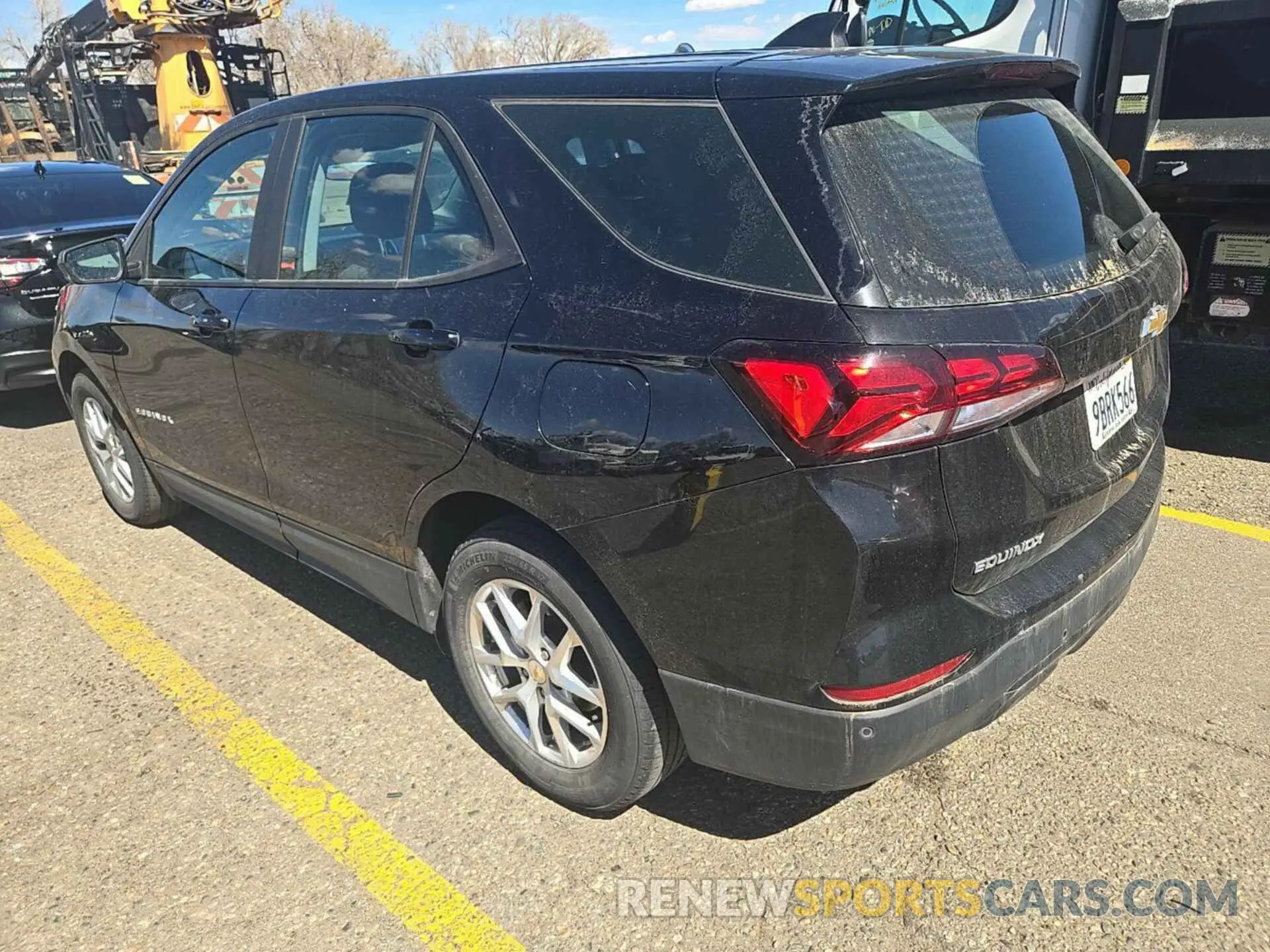 17 Photograph of a damaged car 2GNAXFEV1N6134514 CHEVROLET EQUINOX 2022