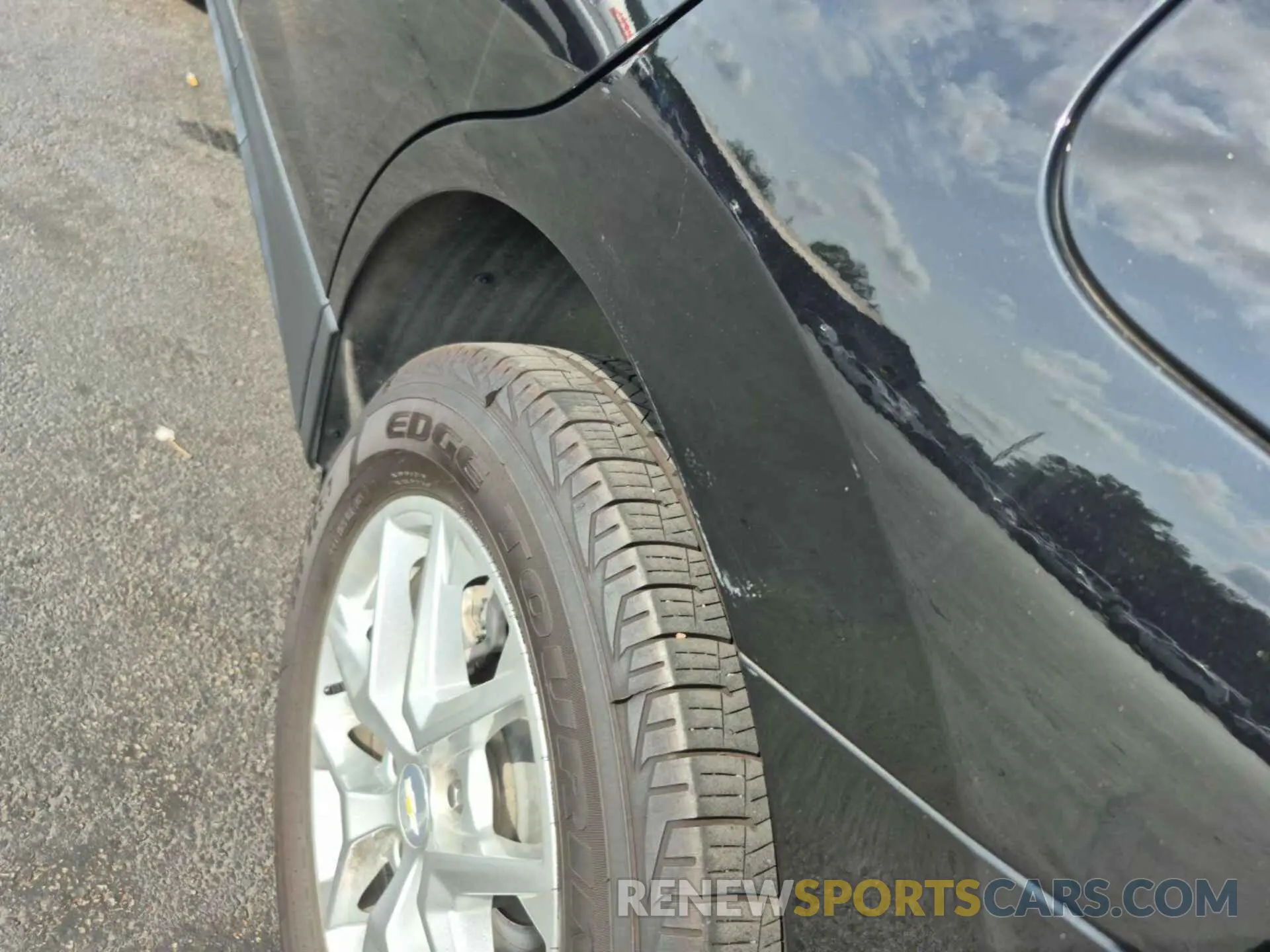 23 Photograph of a damaged car 2GNAXFEV7N6137238 CHEVROLET EQUINOX 2022