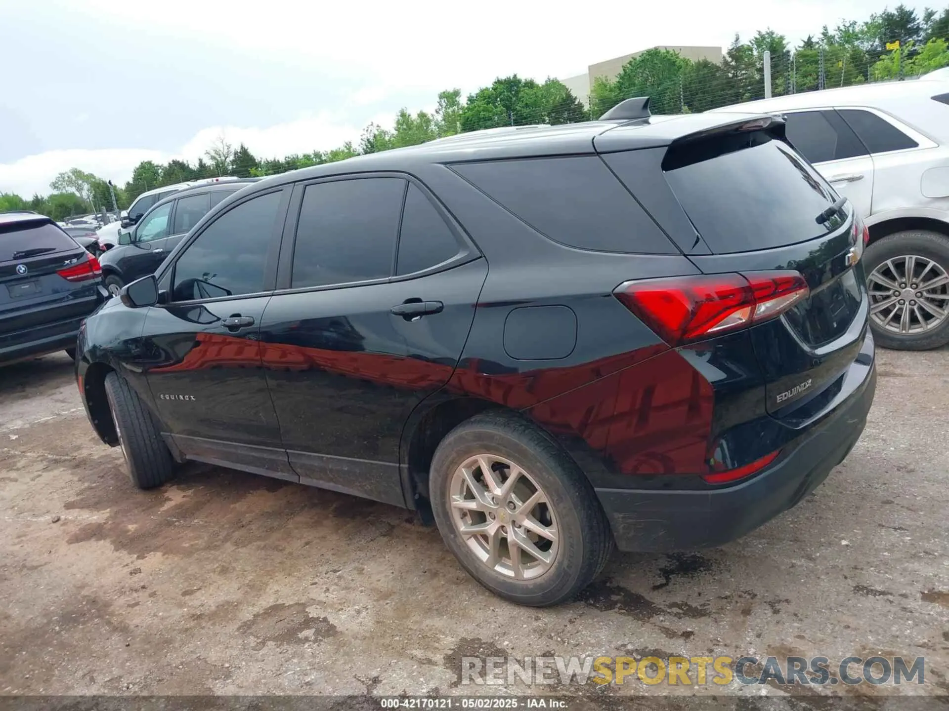 14 Photograph of a damaged car 2GNAXHEV0N6135276 CHEVROLET EQUINOX 2022