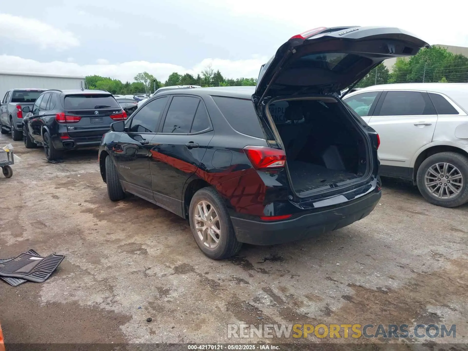 3 Photograph of a damaged car 2GNAXHEV0N6135276 CHEVROLET EQUINOX 2022