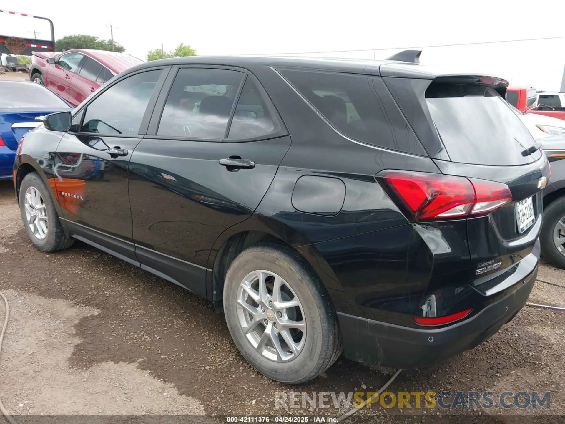 3 Photograph of a damaged car 2GNAXHEV0N6136170 CHEVROLET EQUINOX 2022