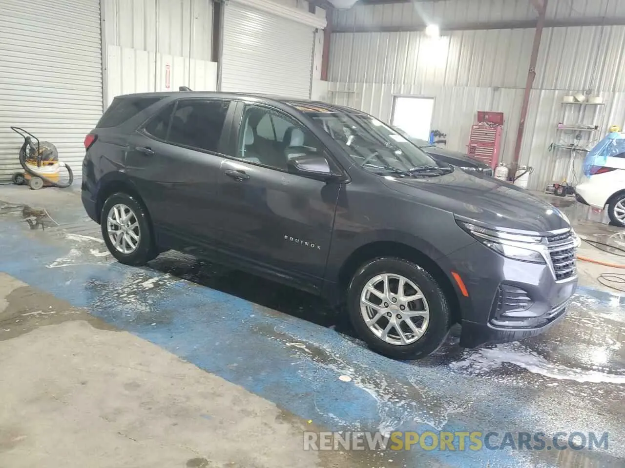 4 Фотография поврежденного автомобиля 2GNAXHEV2N6116809 CHEVROLET EQUINOX 2022
