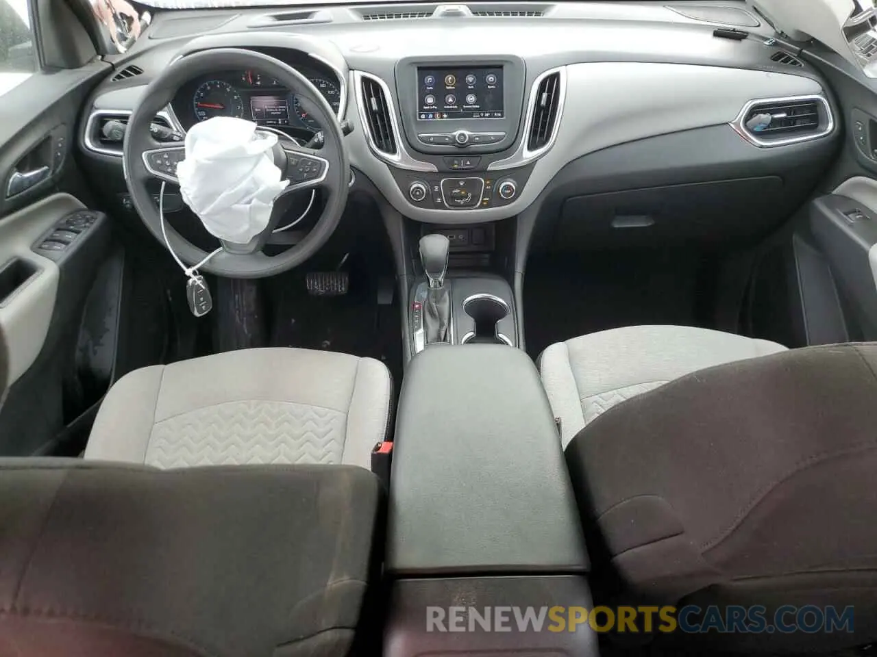8 Photograph of a damaged car 2GNAXHEV4N6131666 CHEVROLET EQUINOX 2022