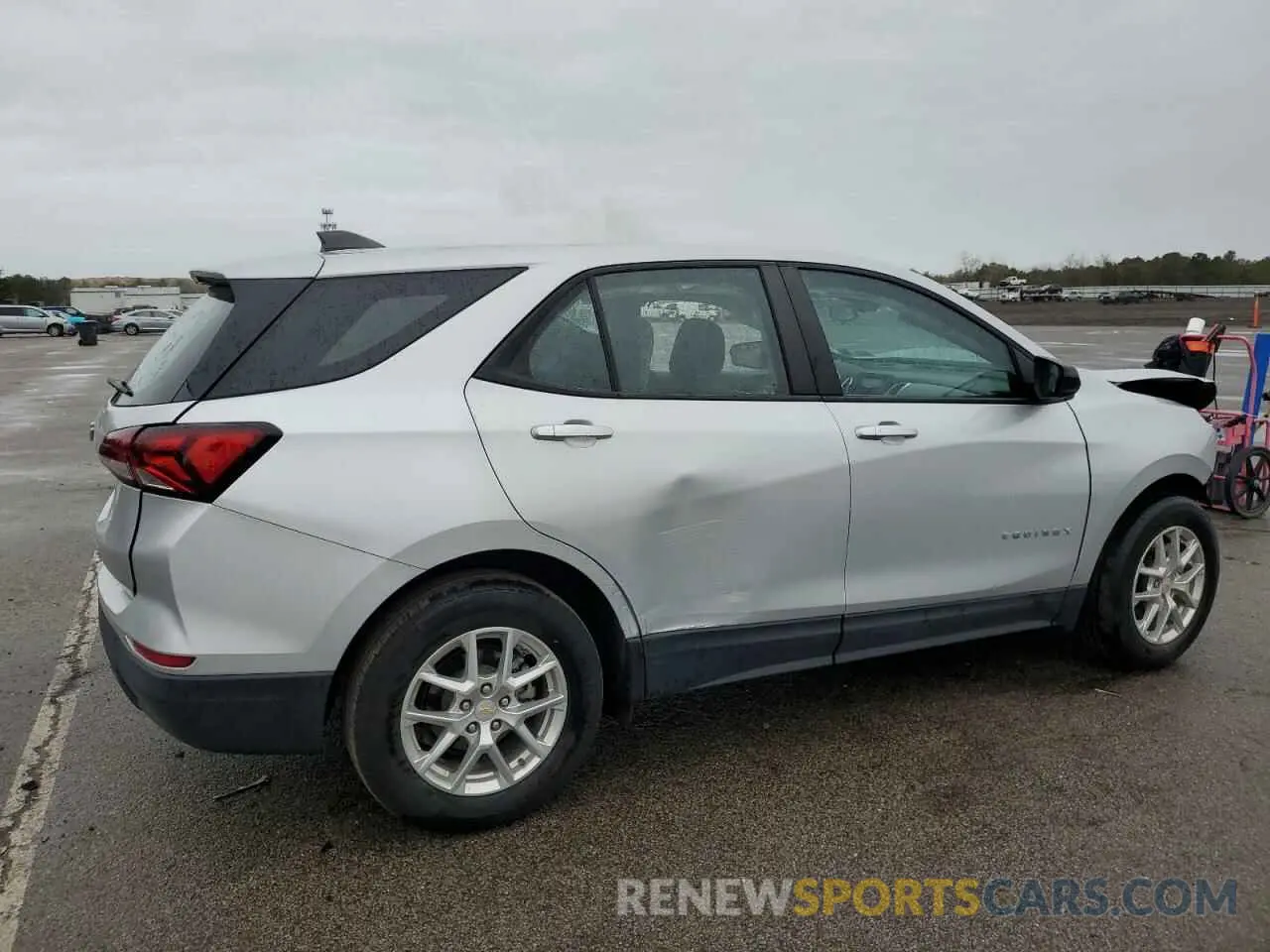 3 Photograph of a damaged car 2GNAXHEV7N6123464 CHEVROLET EQUINOX 2022