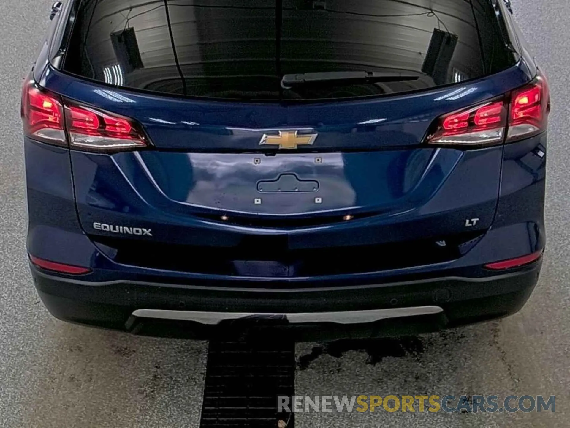 31 Photograph of a damaged car 2GNAXJEV0N6109767 CHEVROLET EQUINOX 2022