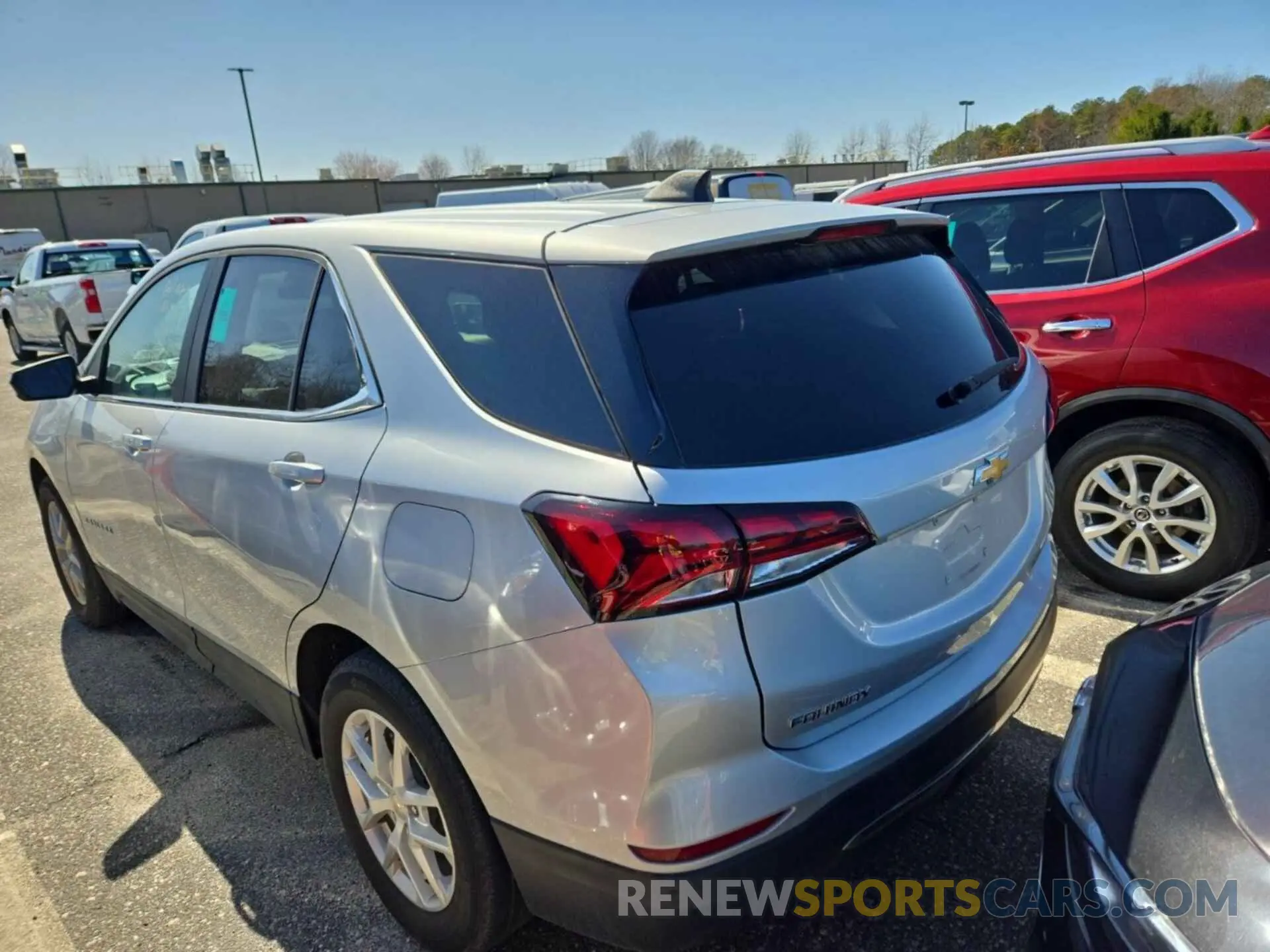 11 Photograph of a damaged car 2GNAXJEV1N6121104 CHEVROLET EQUINOX 2022