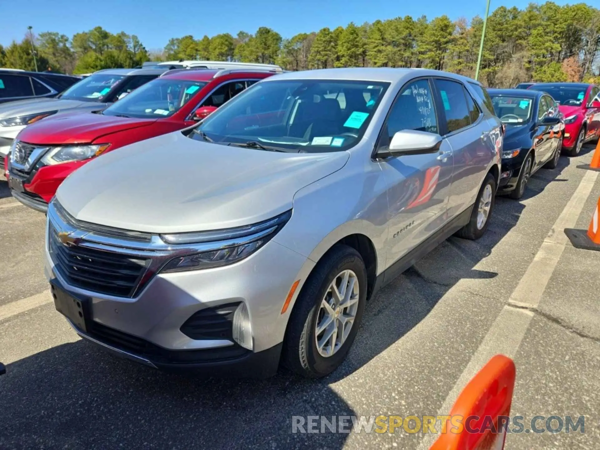 12 Photograph of a damaged car 2GNAXJEV1N6121104 CHEVROLET EQUINOX 2022
