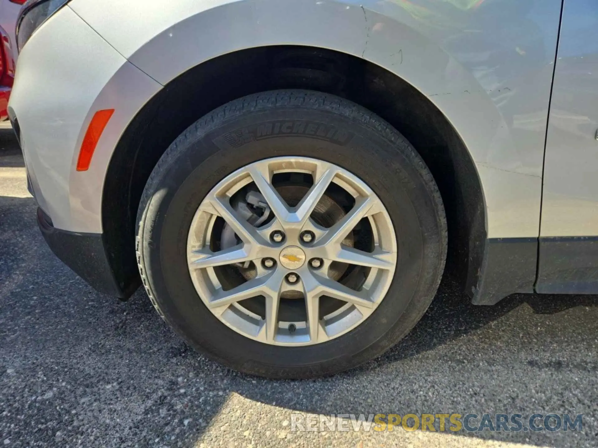 3 Photograph of a damaged car 2GNAXJEV1N6121104 CHEVROLET EQUINOX 2022