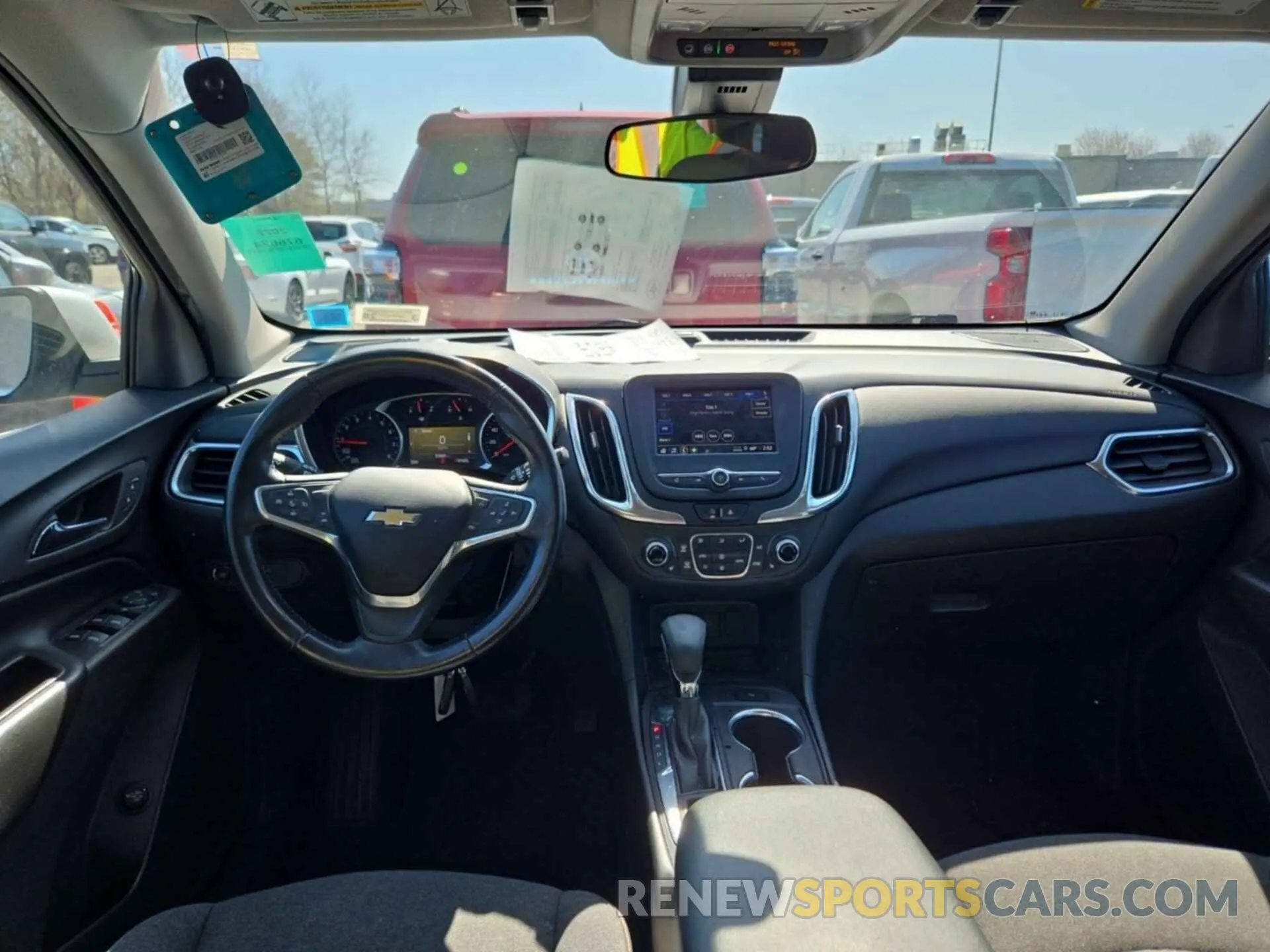 5 Photograph of a damaged car 2GNAXJEV1N6121104 CHEVROLET EQUINOX 2022
