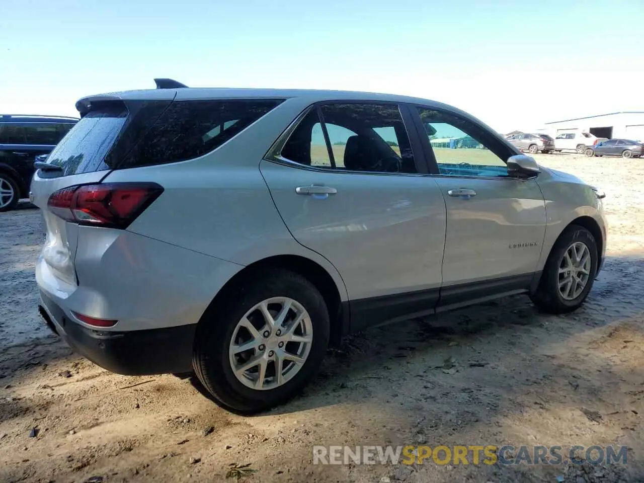 3 Photograph of a damaged car 2GNAXJEV4N6141363 CHEVROLET EQUINOX 2022