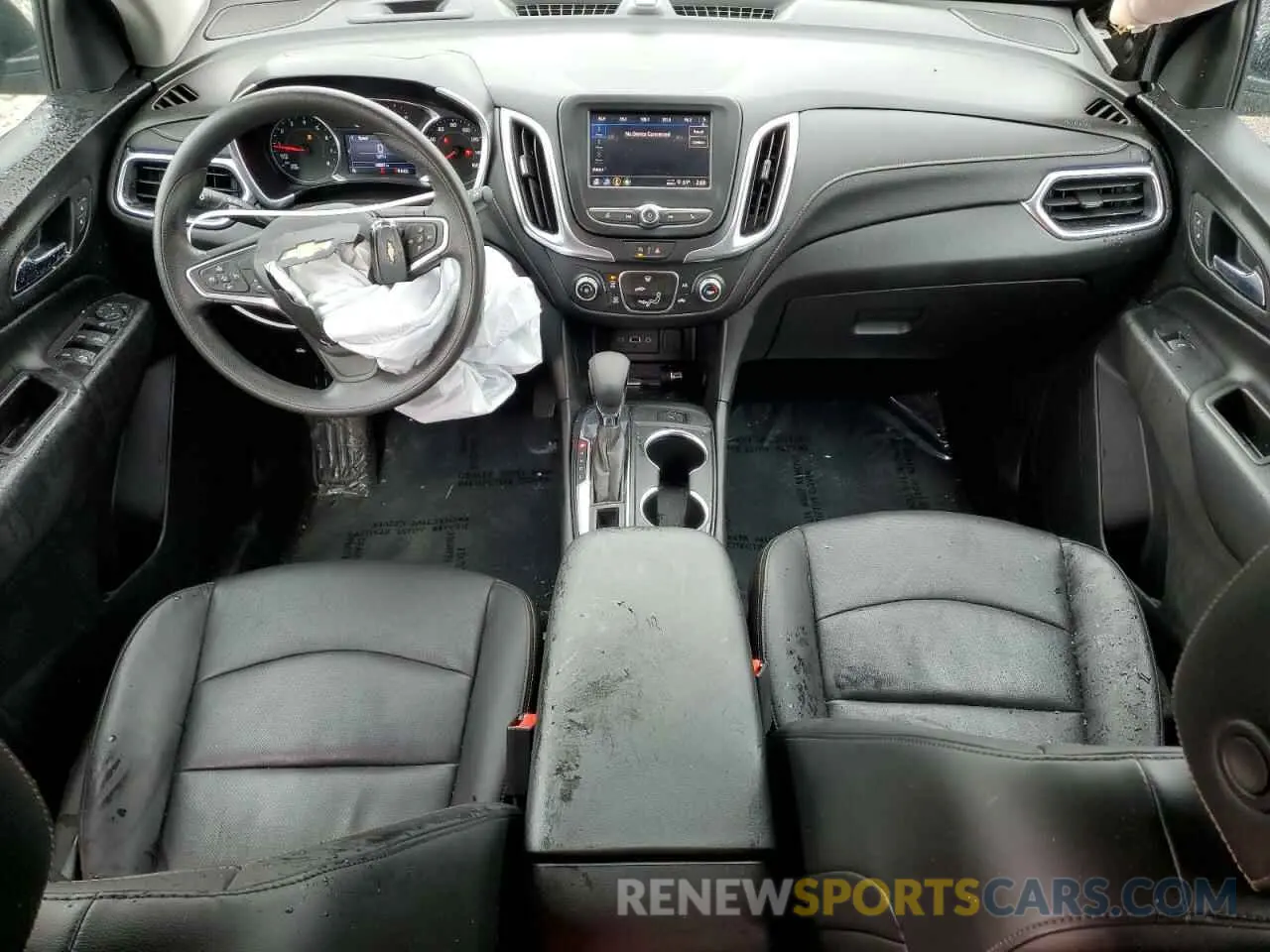 8 Photograph of a damaged car 2GNAXJEV7N6118188 CHEVROLET EQUINOX 2022