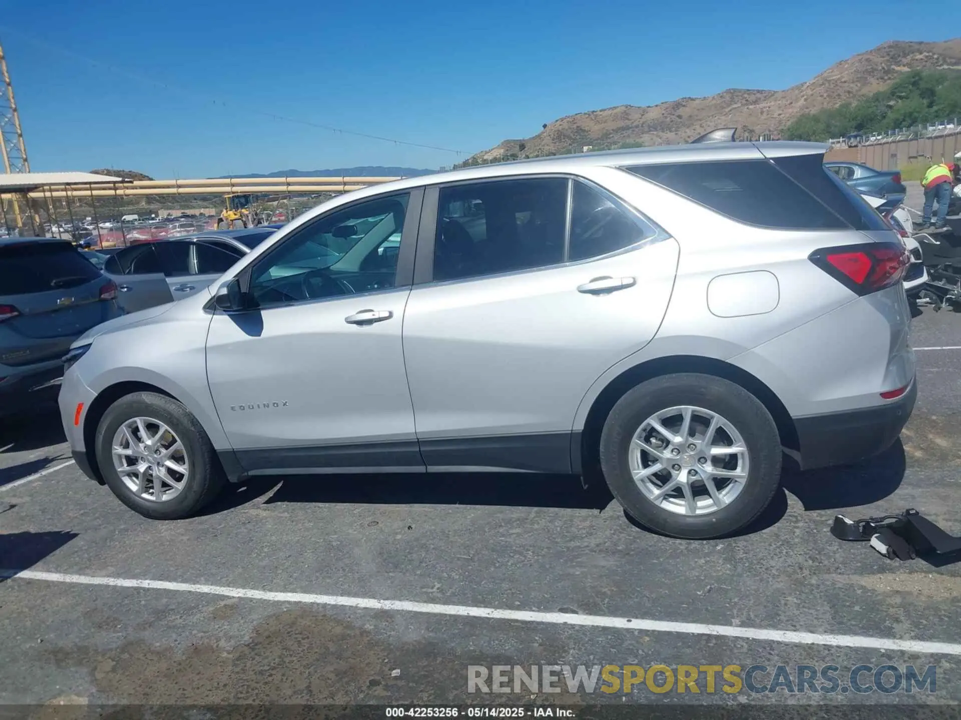 15 Photograph of a damaged car 2GNAXJEV7N6140109 CHEVROLET EQUINOX 2022