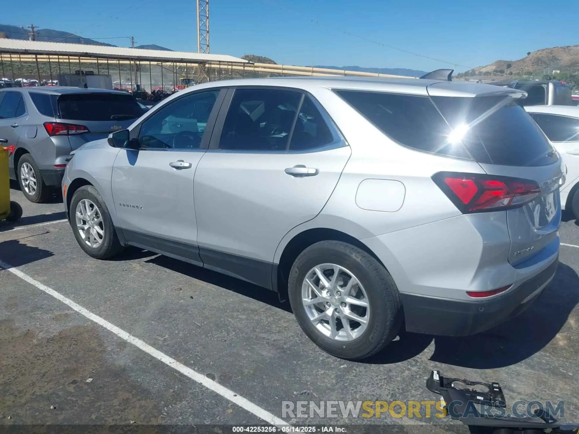 3 Photograph of a damaged car 2GNAXJEV7N6140109 CHEVROLET EQUINOX 2022