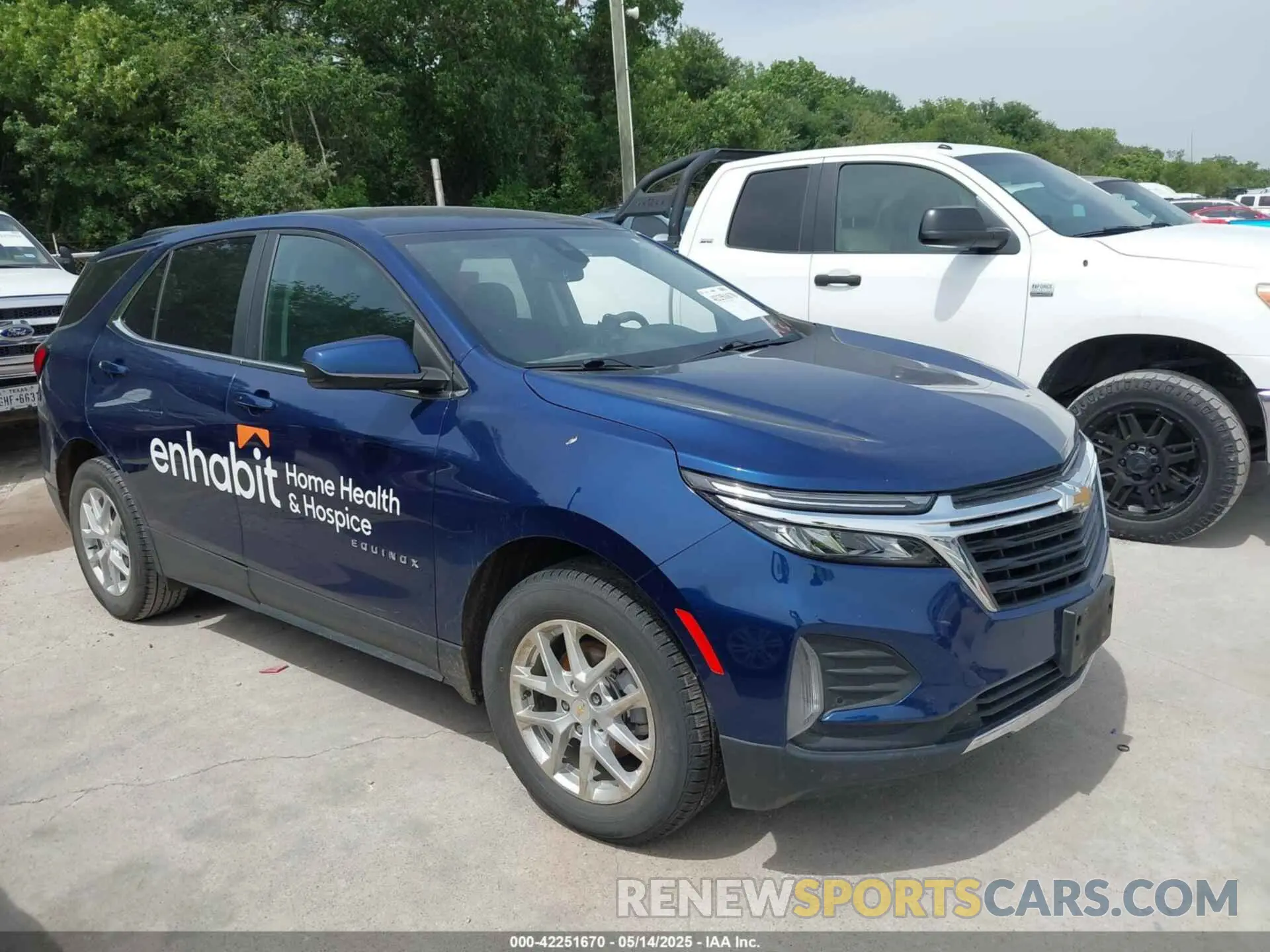 13 Photograph of a damaged car 2GNAXJEV9N6126437 CHEVROLET EQUINOX 2022