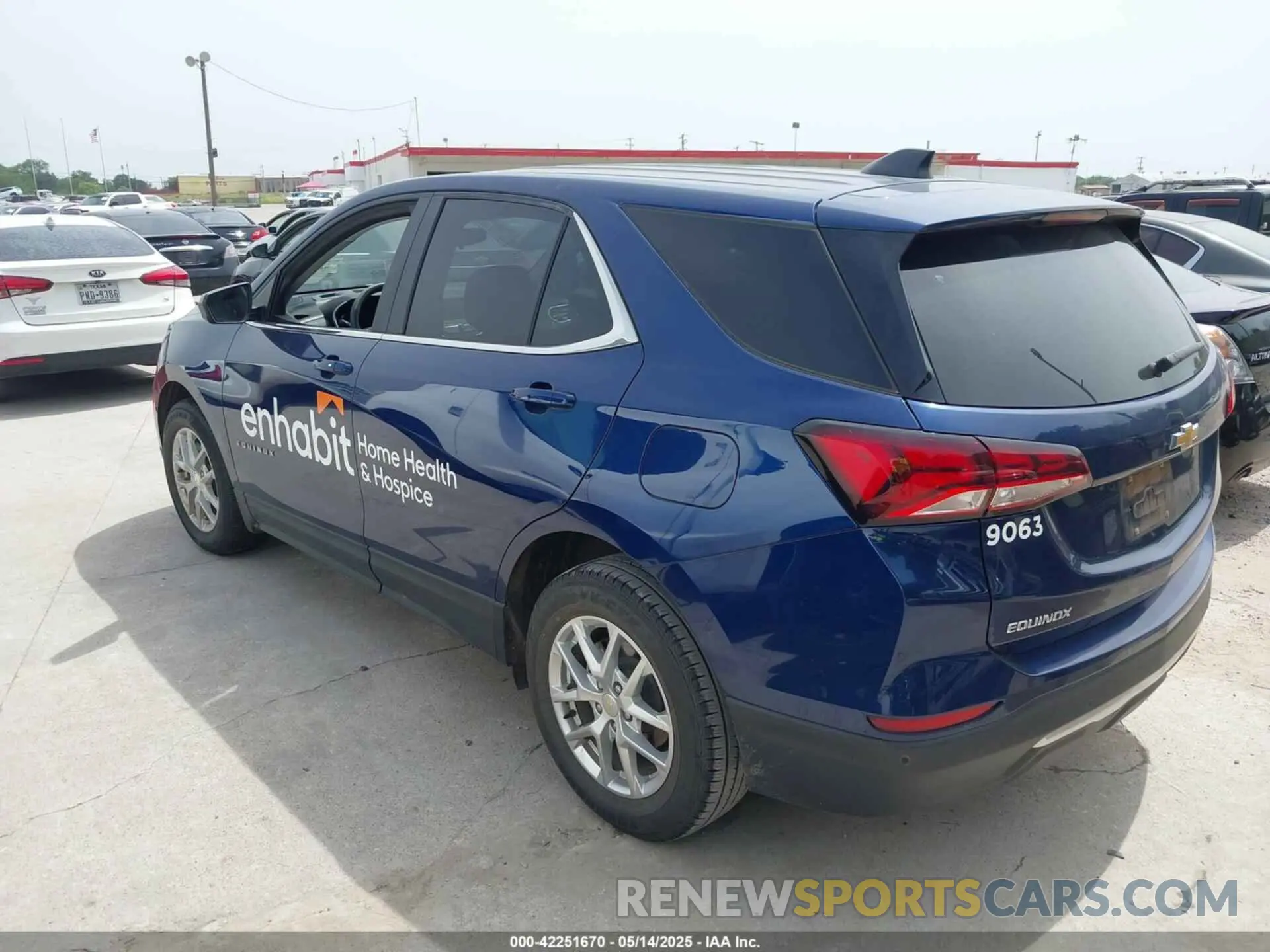 3 Photograph of a damaged car 2GNAXJEV9N6126437 CHEVROLET EQUINOX 2022