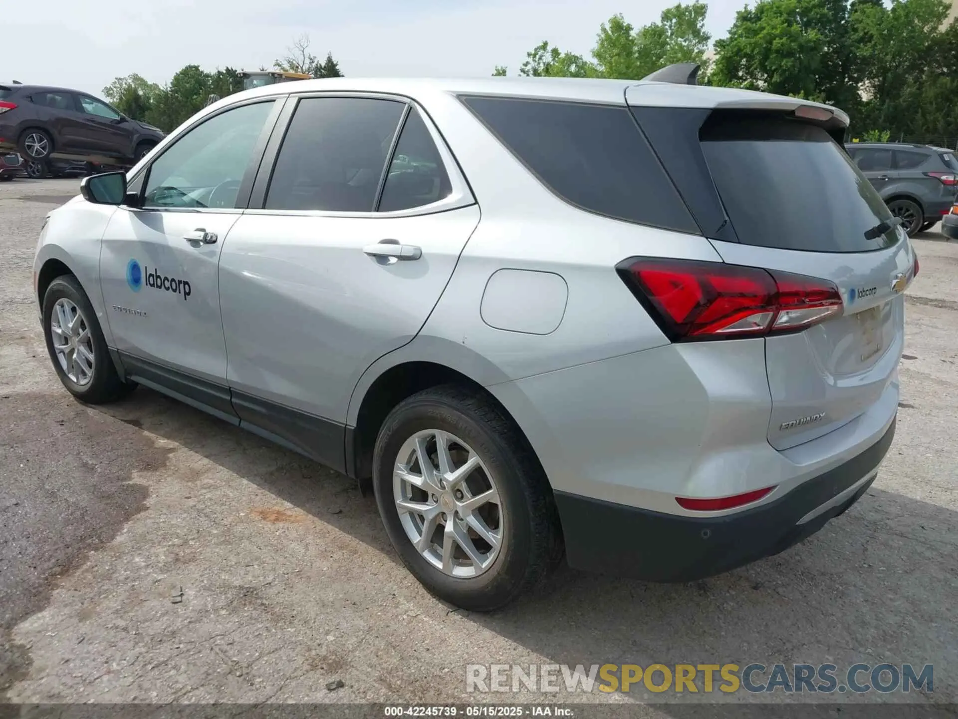 3 Photograph of a damaged car 2GNAXJEV9N6138247 CHEVROLET EQUINOX 2022